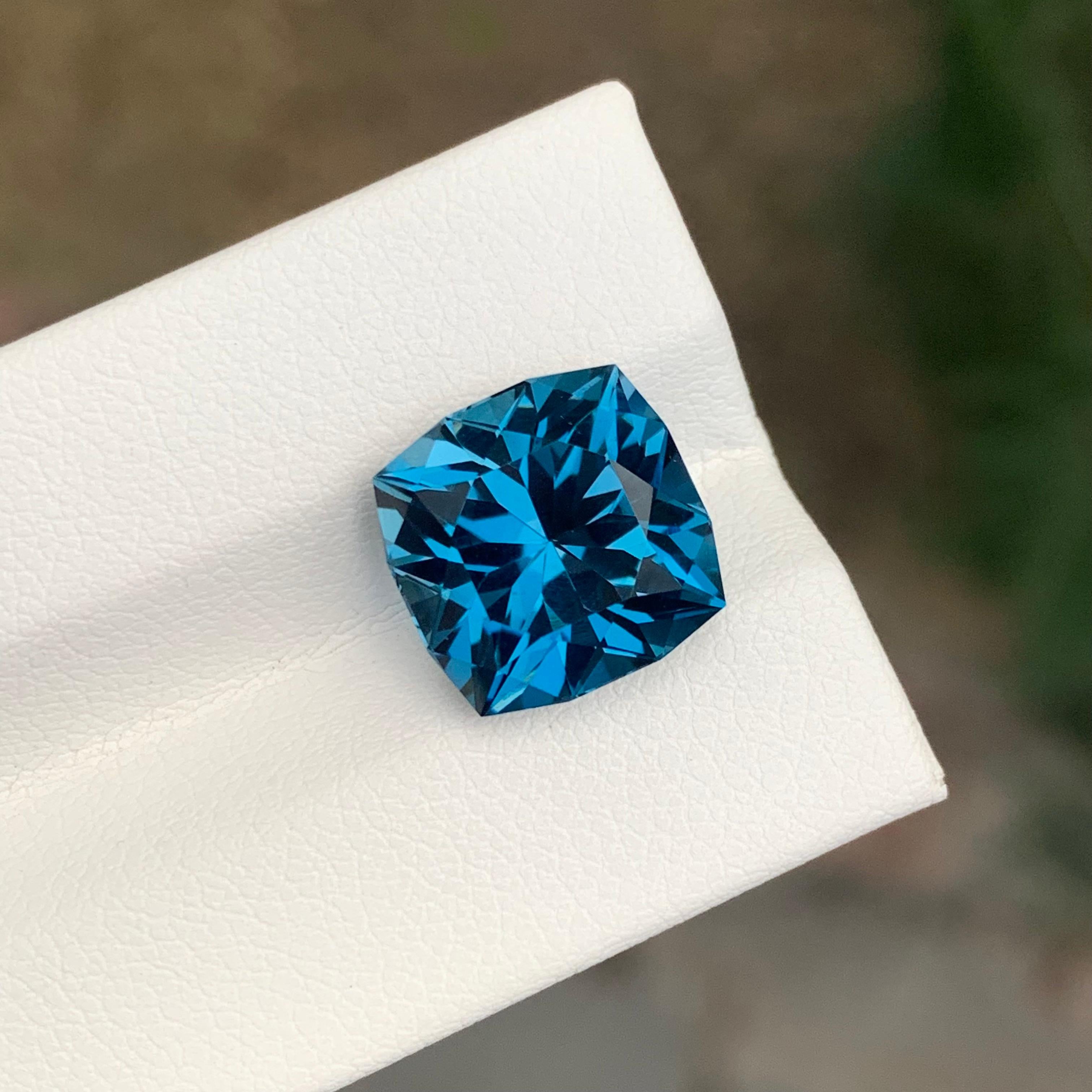 8,80 Karat Eleganter loser Londoner Blautopas in Quadratform Edelstein im Angebot 1