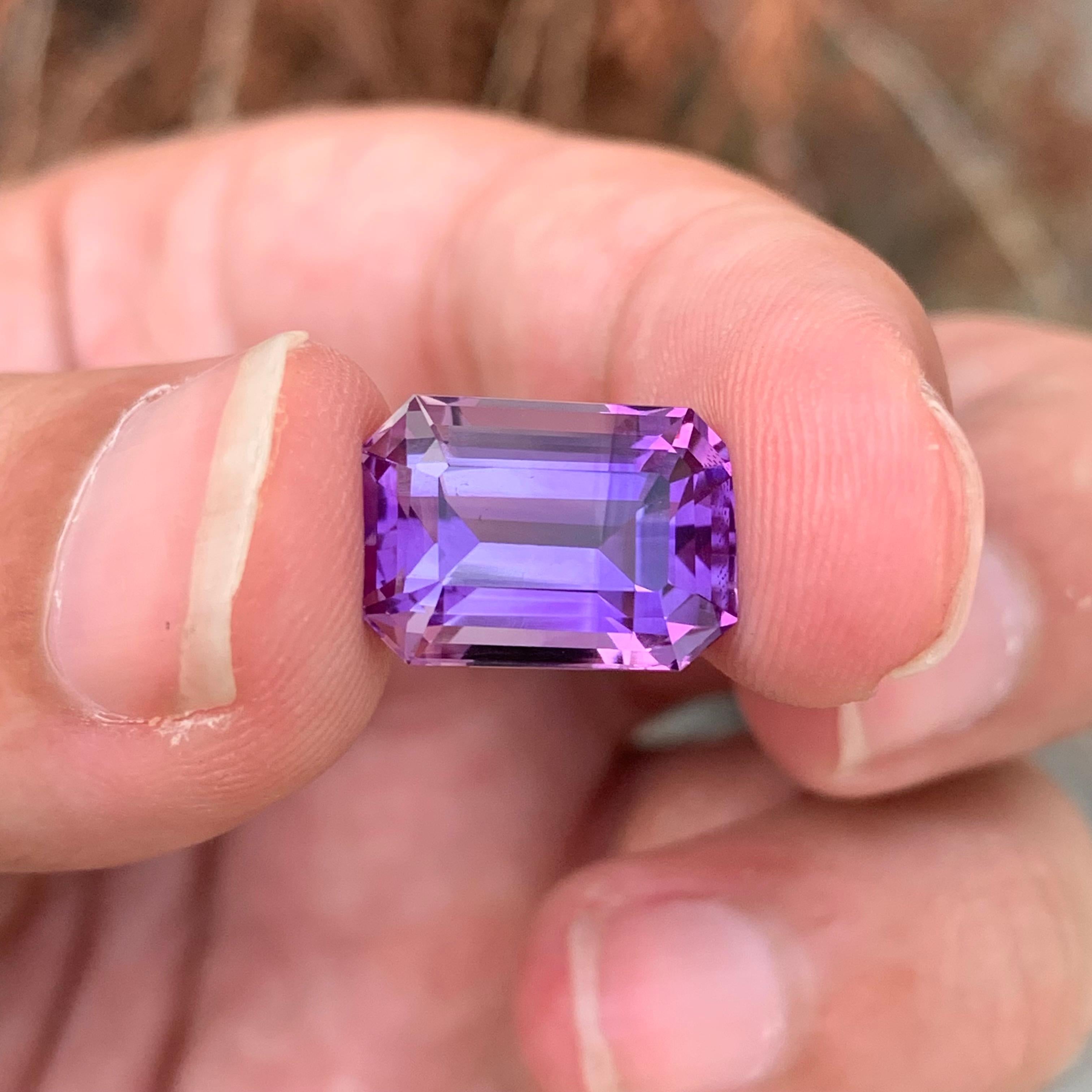 8.80 Karat natürlicher loser Amethyst Smaragd Form Edelstein (Arts and Crafts) im Angebot