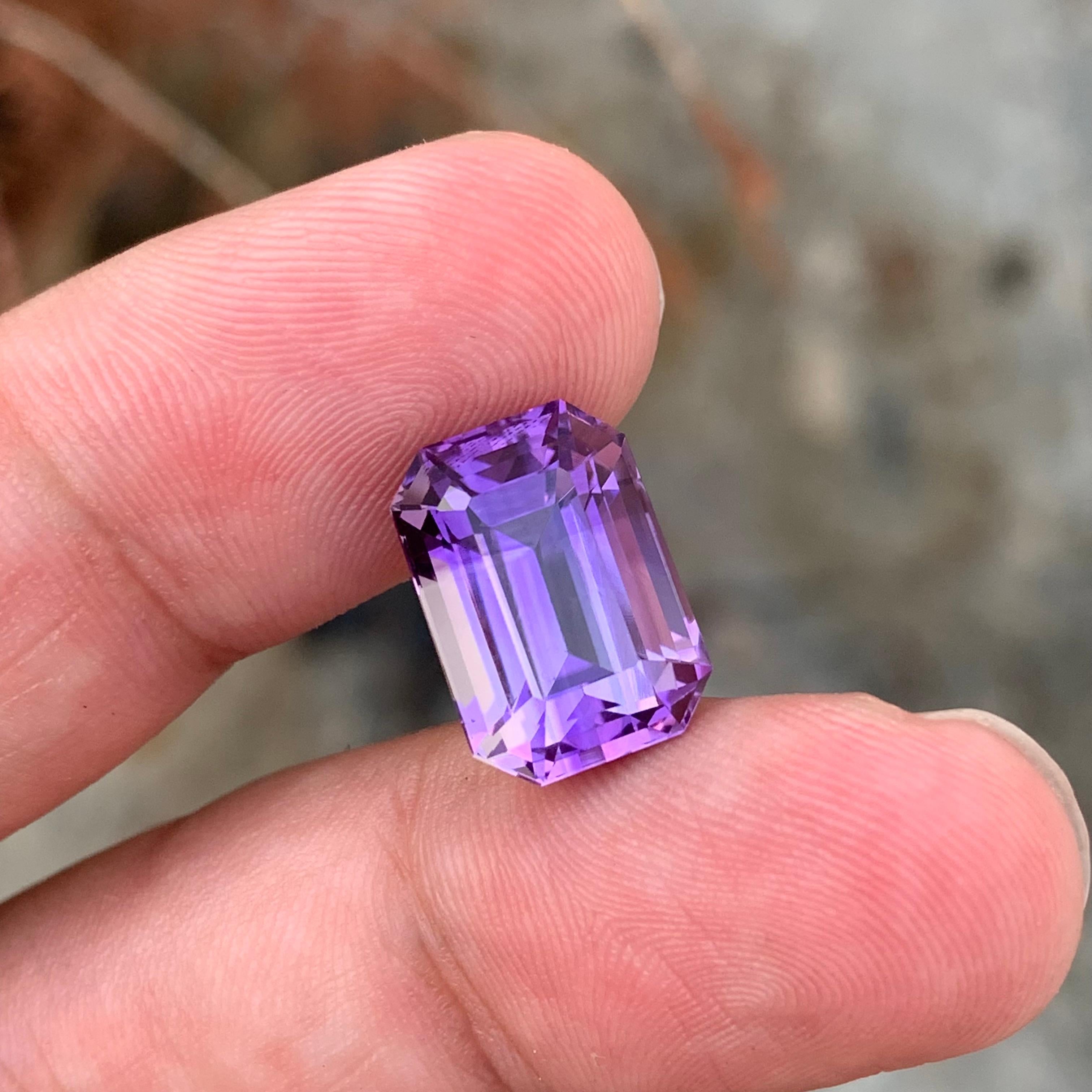 8.80 Karat natürlicher loser Amethyst Smaragd Form Edelstein (Smaragdschliff) im Angebot