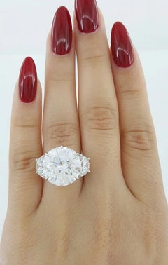 Anello di platino a tre pietre con diamante tondo brillante da 8,80 carati GIA F VS2
