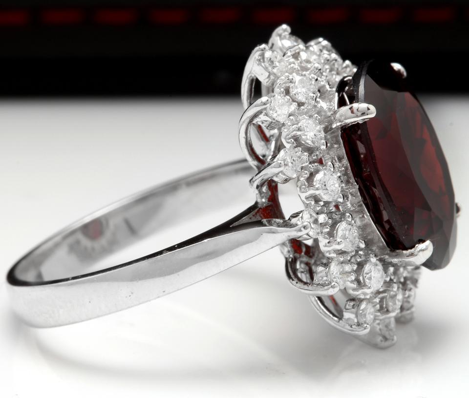 Mixed Cut 8.80 Carat Natural Impressive Red Garnet and Diamond 14 Karat White Gold Ring For Sale