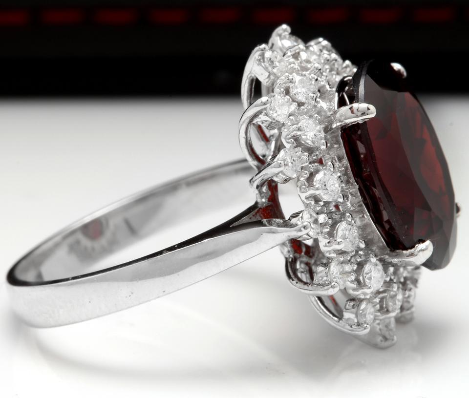 8,80 Quilates Natural Impresionante Granate Rojo y Diamante Anillo de Oro Blanco de 14 Kilates Corte mixto en venta