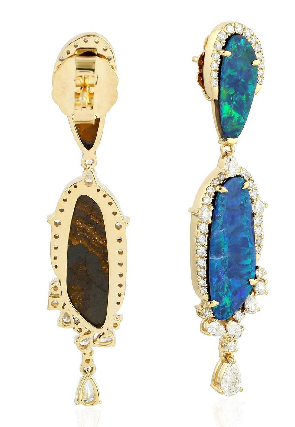 Contemporary 8.81 Carat Opal Diamond 18 Karat Gold Earrings For Sale