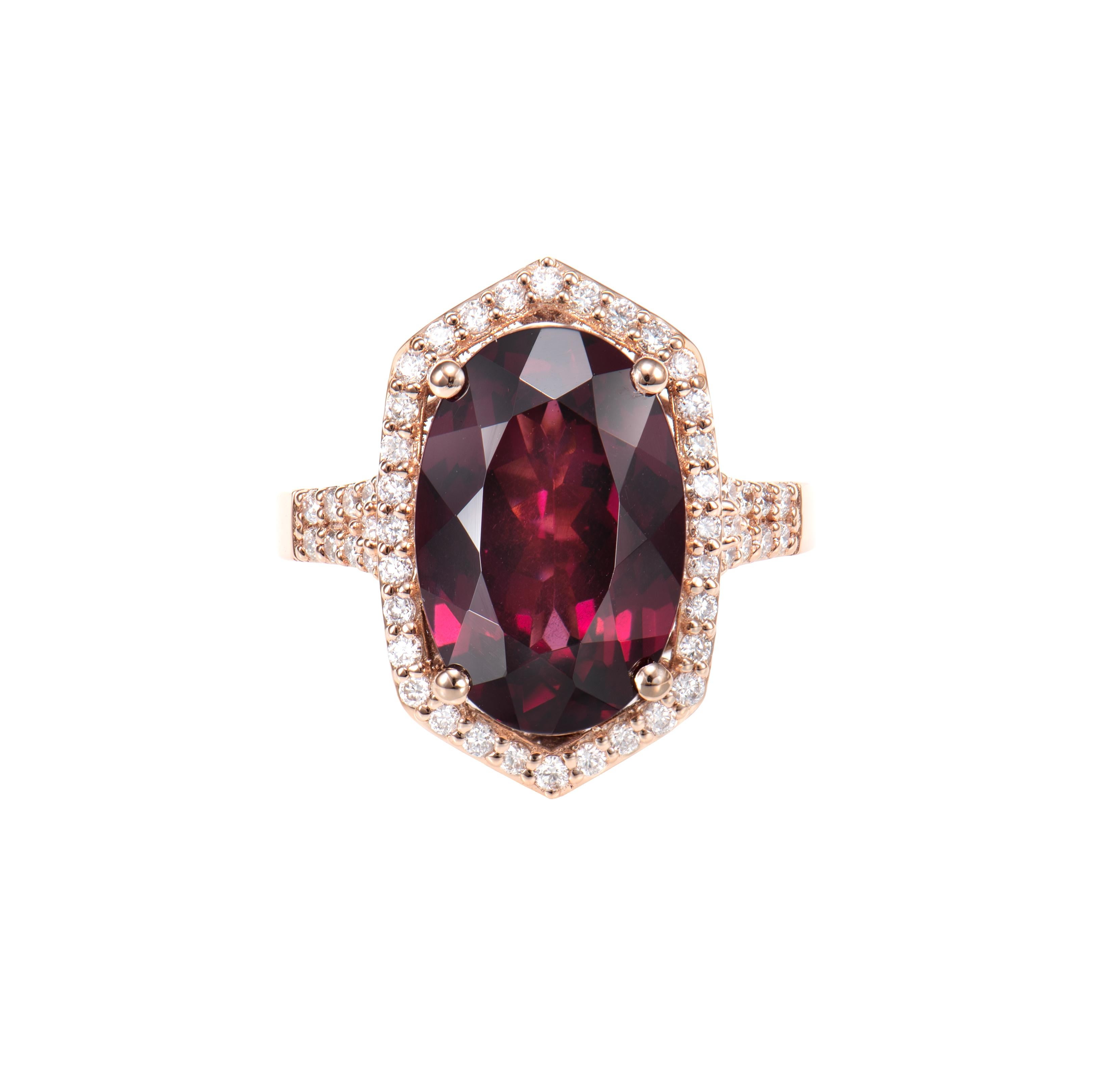 Contemporary 8.81 Carat Rhodolite Cocktail Ring in 18 Karat Rose Gold with White Diamond. For Sale