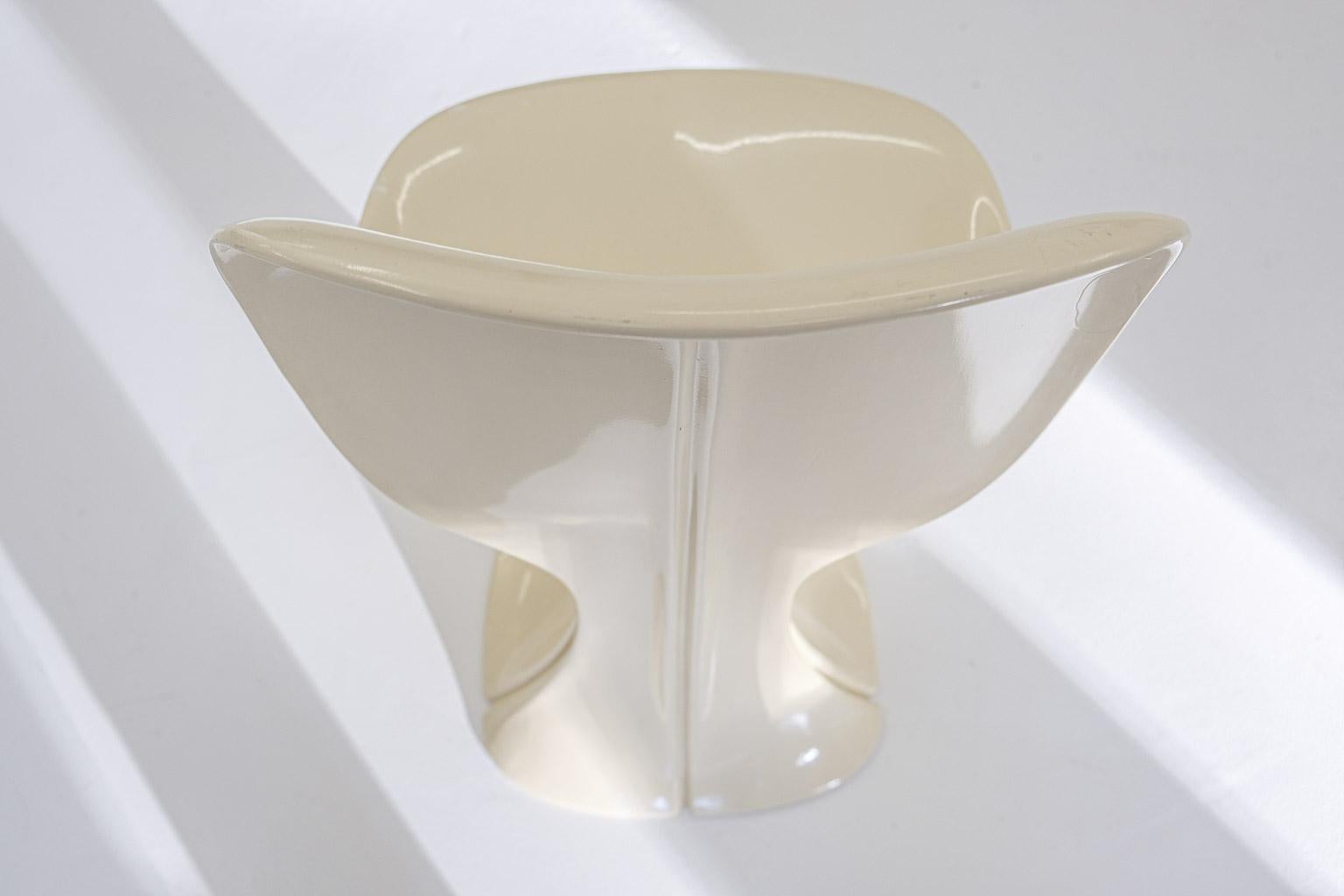 8810 Flower Chair and Table Leg by Pierre Paulin for Boro Belgium, 1973 For Sale 7