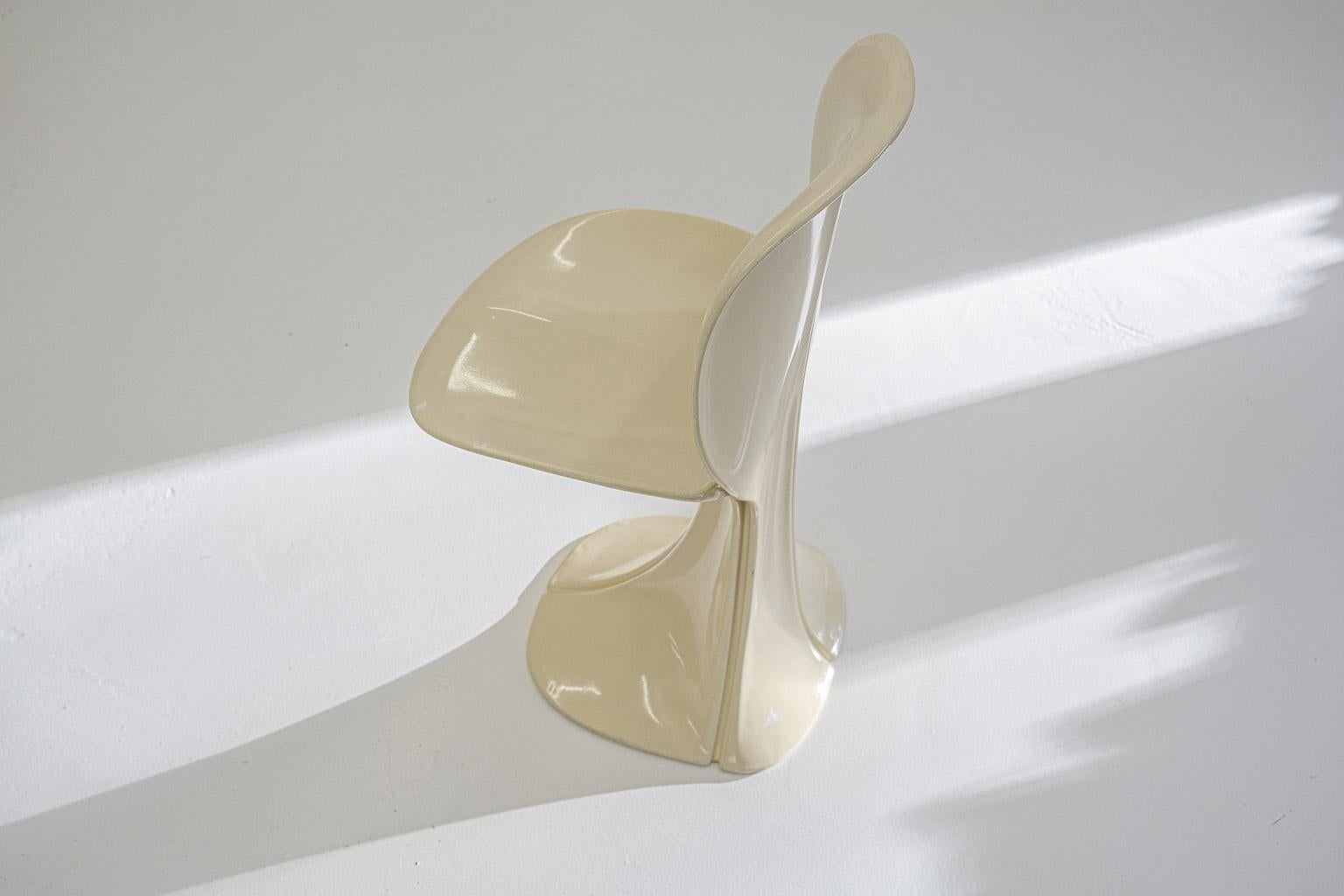 8810 Flower Chair and Table Leg by Pierre Paulin for Boro Belgium, 1973 For Sale 8