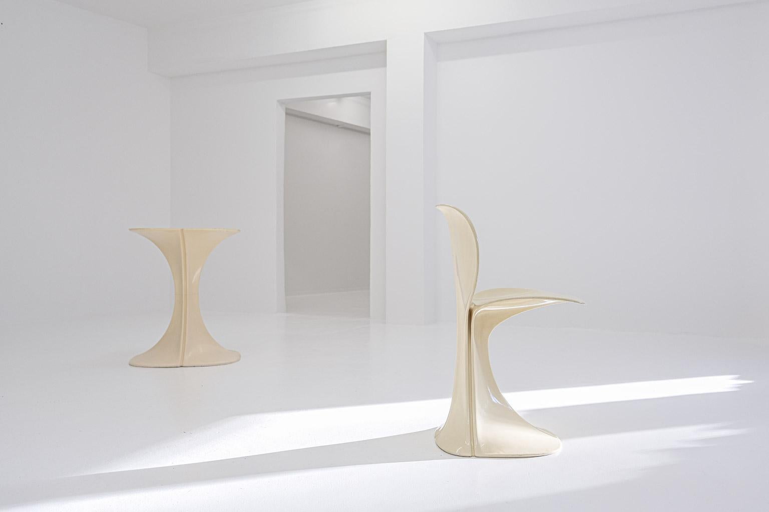 Late 20th Century 8810 Flower Chair and Table Leg by Pierre Paulin for Boro Belgium, 1973 For Sale