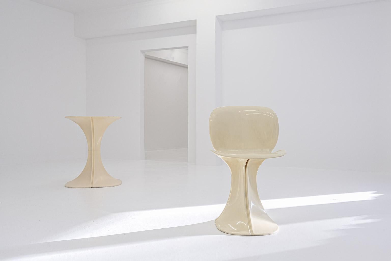 Plastic 8810 Flower Chair and Table Leg by Pierre Paulin for Boro Belgium, 1973 For Sale
