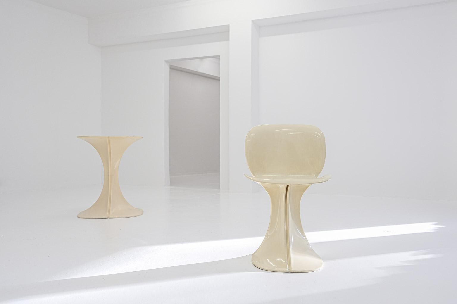 8810 Flower Chair and Table Leg by Pierre Paulin for Boro Belgium, 1973 For Sale 1
