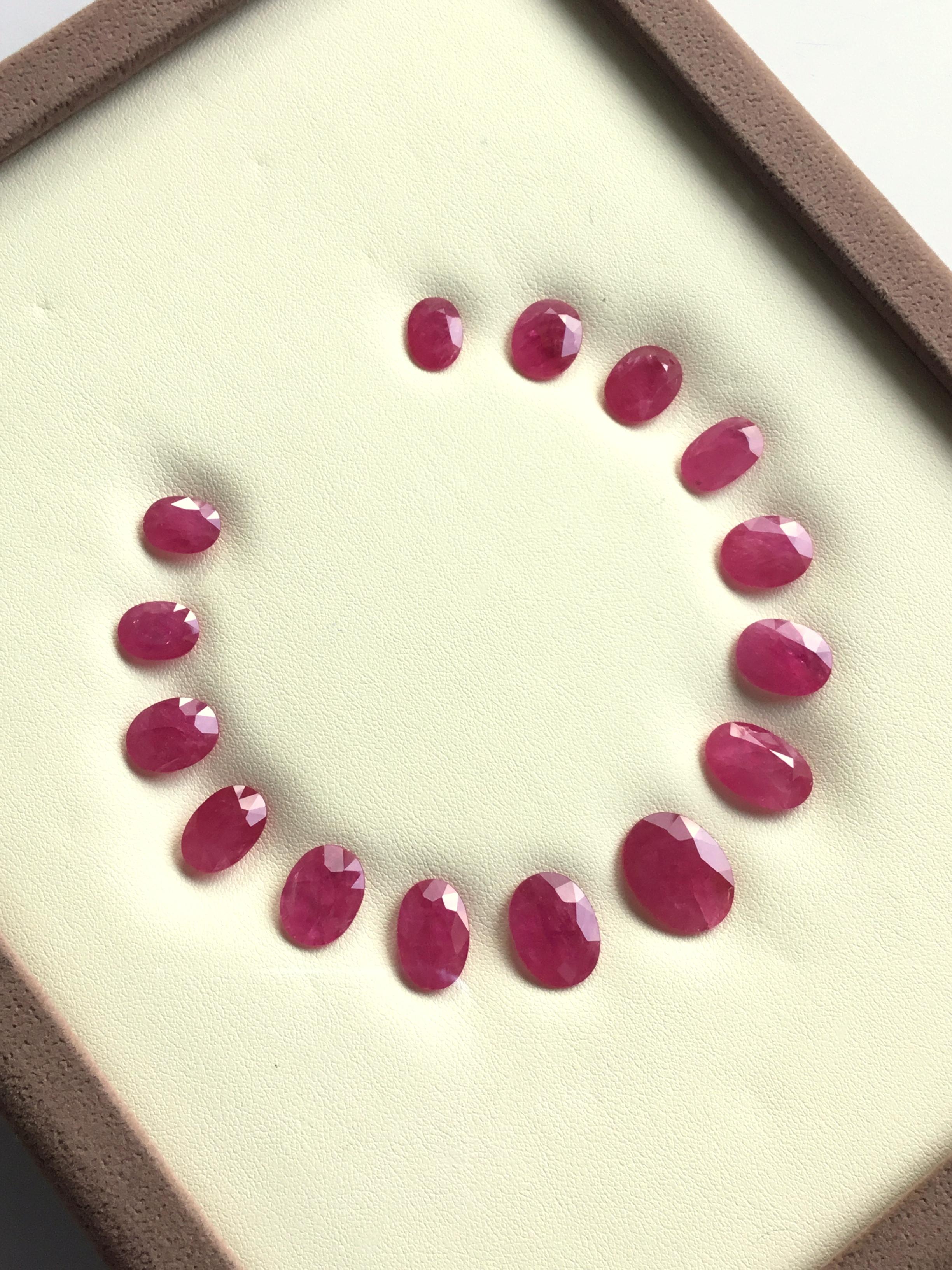 88.13 Carats Ruby Mozambique Oval Faceted Cut stone Layout Heated Natural Gem Neuf - En vente à Jaipur, RJ