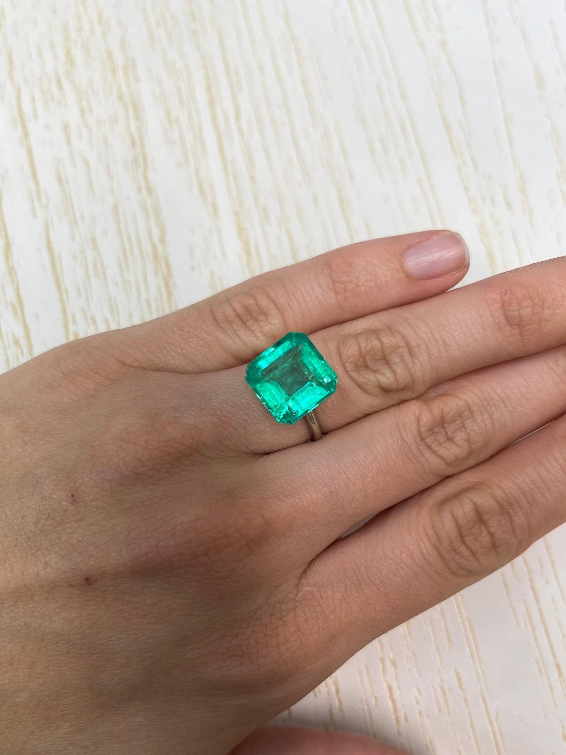 Esmeralda colombiana talla Asscher verde brillante de 8,81 ct 12,5x12,5 mayo auténtica en venta 1