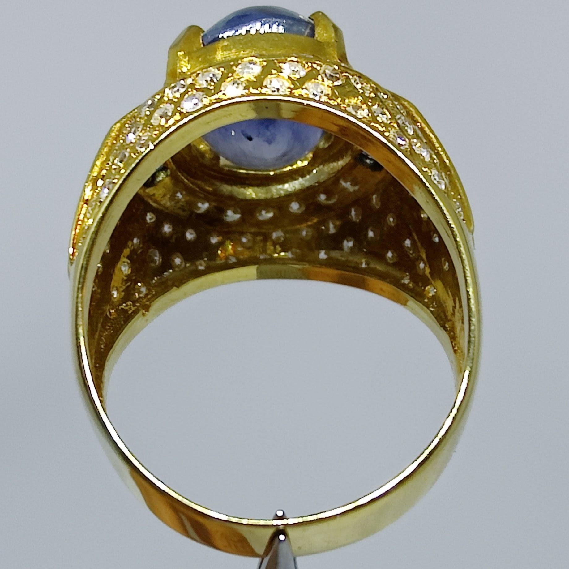 Vintage Art Deco 8.82ct Cabochon Blue Sapphire Diamond Men's Ring in 20K Gold For Sale 4
