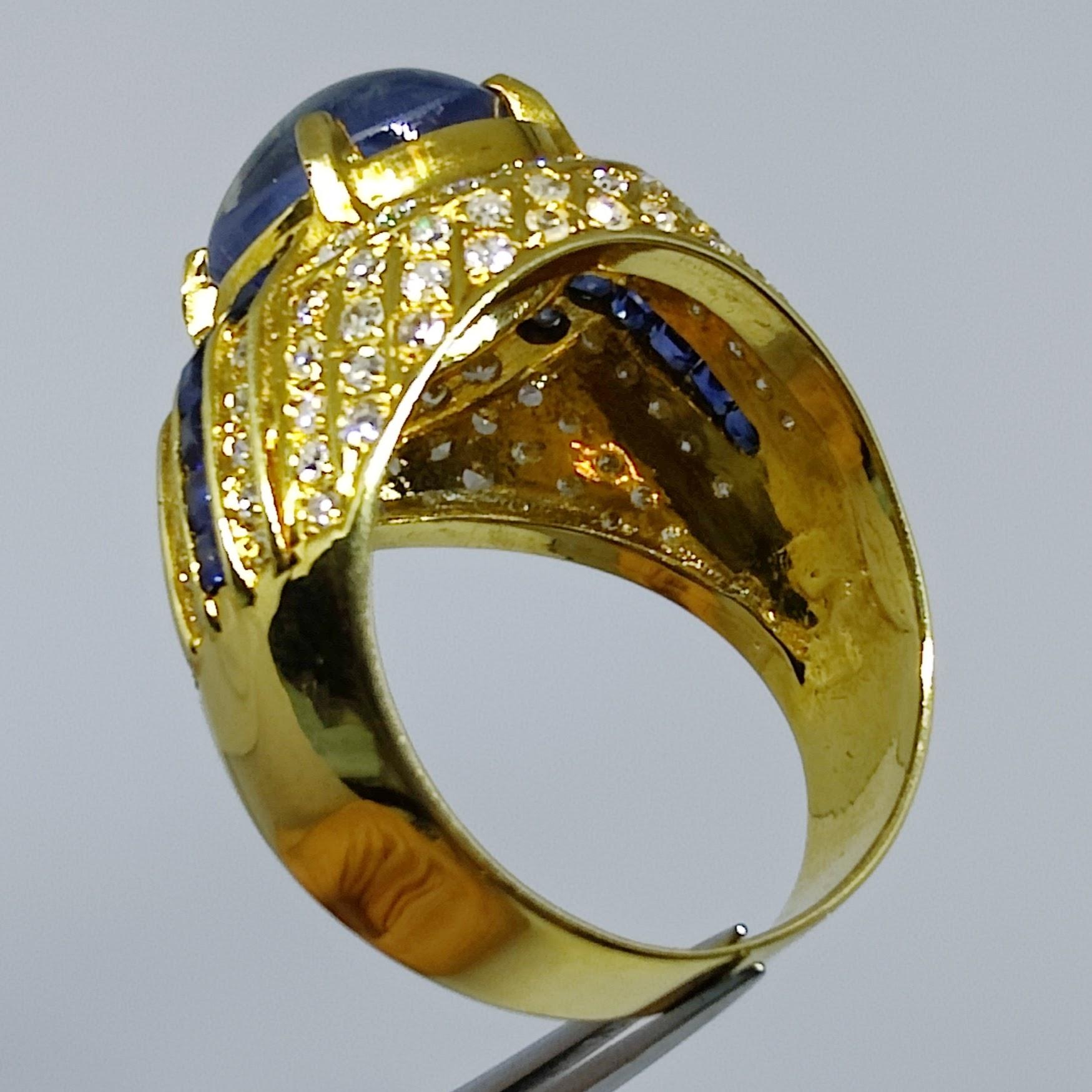 Vintage Art Deco 8.82ct Cabochon Blue Sapphire Diamond Men's Ring in 20K Gold For Sale 5
