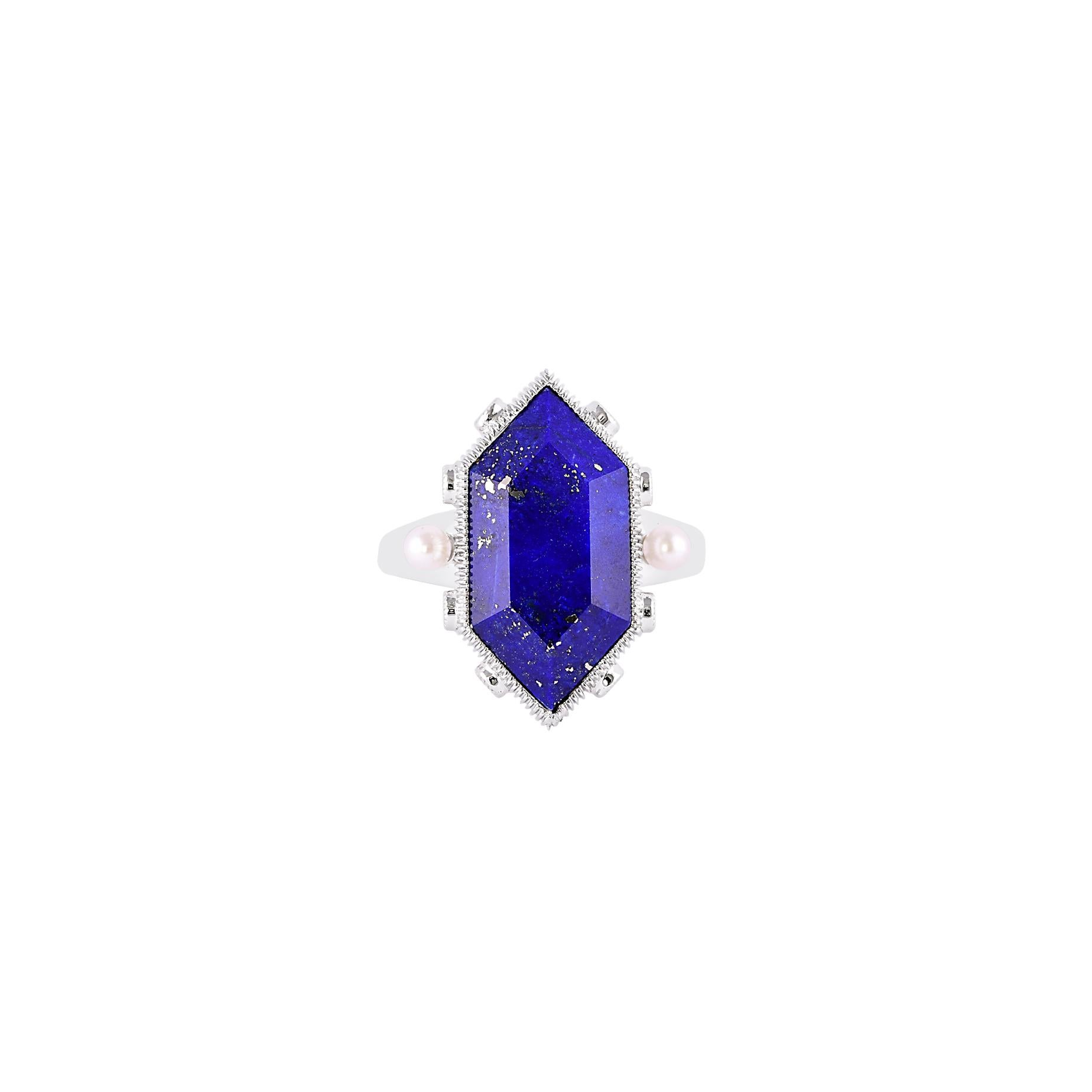 Sunita Nahata presents a series of 'Healing Hexagon' Rings made to wear everyday and bring harmony to the mind, body and soul. 

This is a luxurious lapis lazuli ring and this gemstone is particularly known to bring powerful energies to Libras but