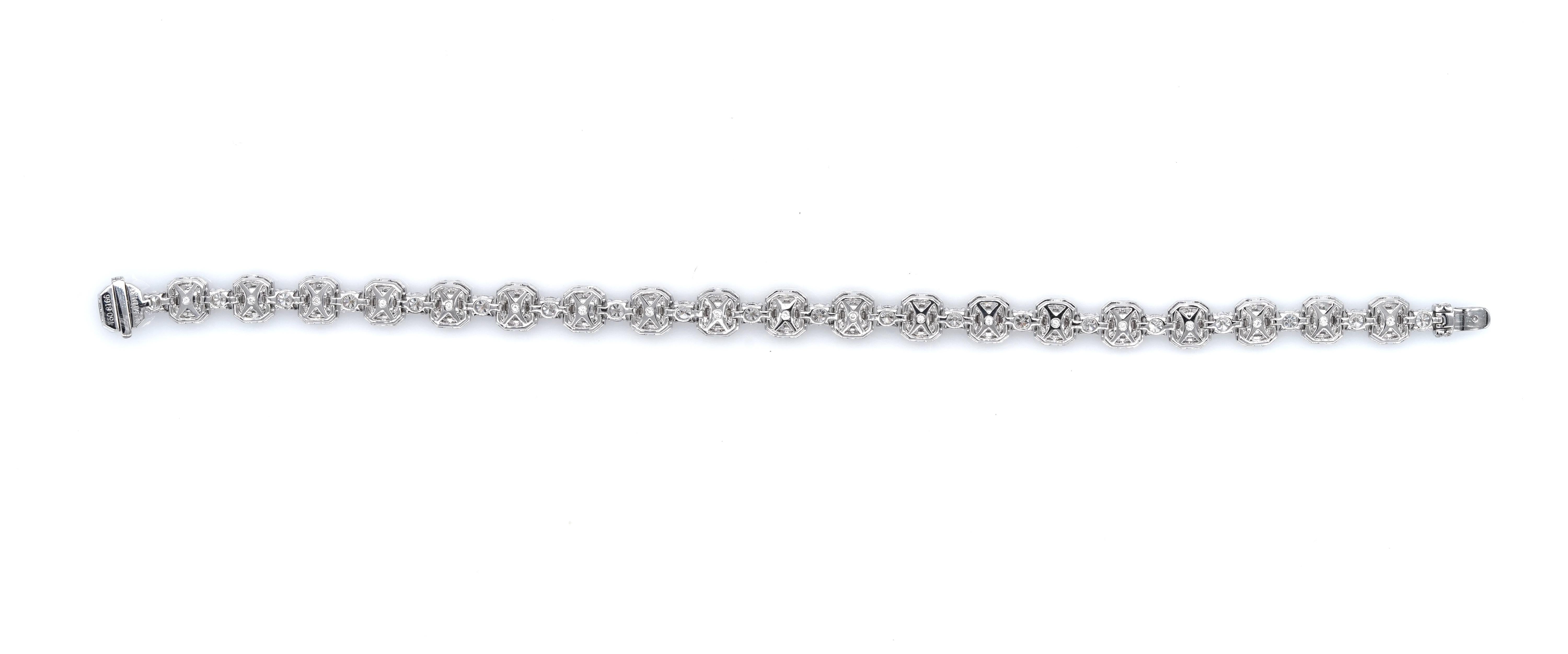 Pulsera de tenis de oro de 18 quilates con diamantes amarillos de fantasía y diamantes blancos de 8,83 quilates en Nuevo estado para la venta en New York, NY