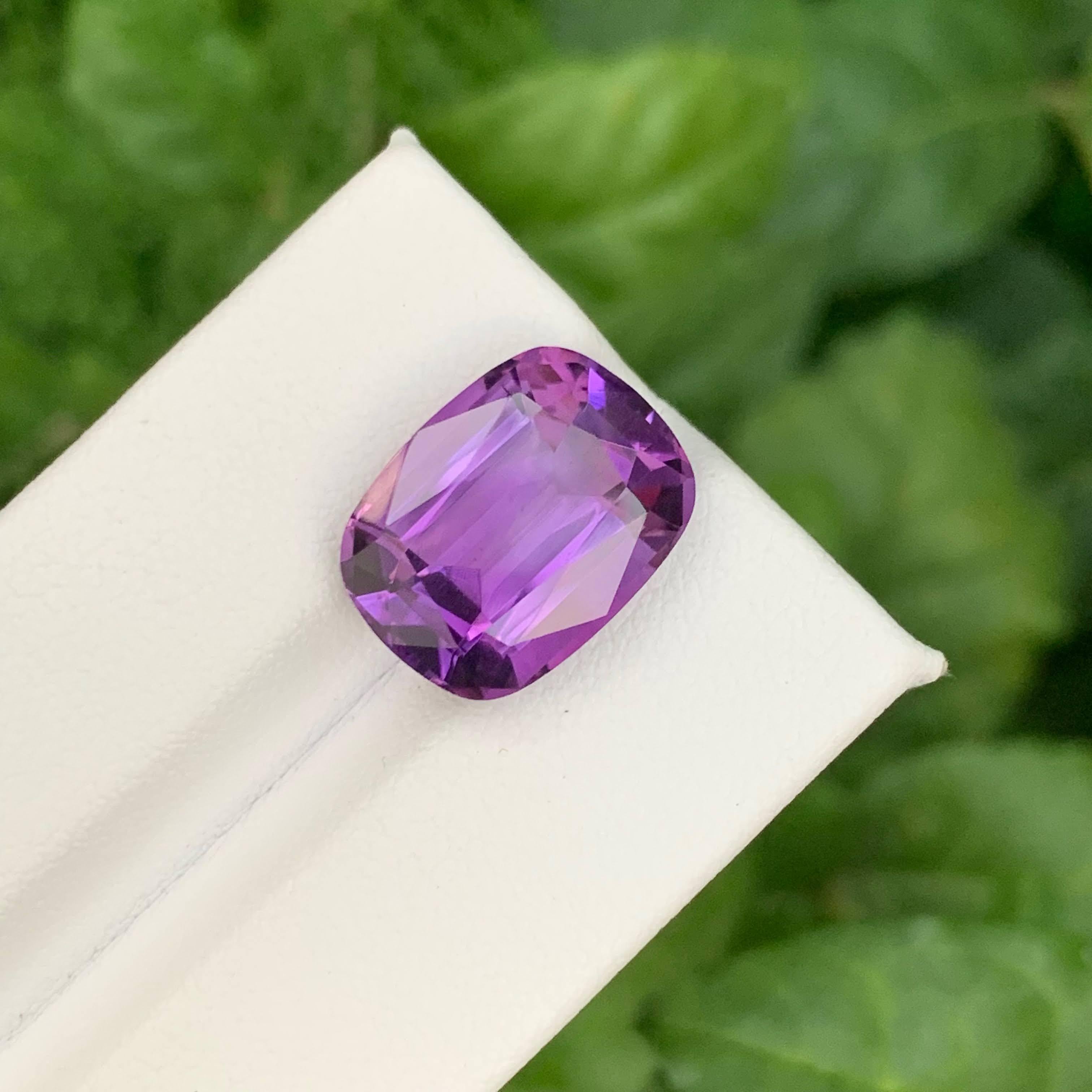 8.85 carati di pietra ametista viola naturale sciolta con taglio a cuscino Gemma brasiliana In condizioni Nuovo in vendita a Bangkok, TH