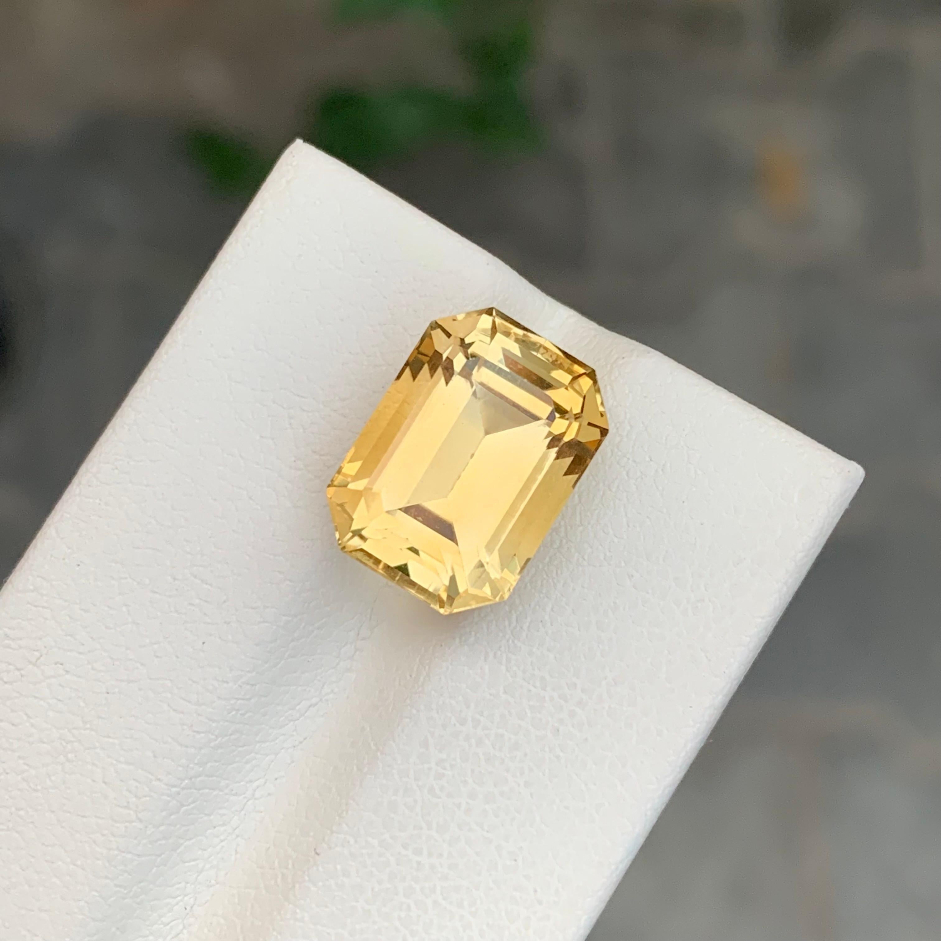 8.85 Karat natürlicher loser gelber Citrin Smaragd Form Edelstein im Zustand „Neu“ im Angebot in Peshawar, PK