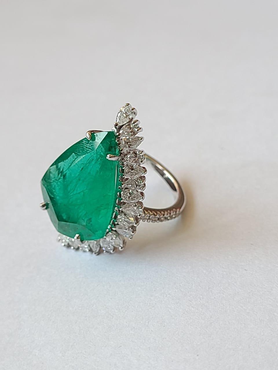 8.85 Carats, Natural Shield Cut Zambian Emerald & Diamonds Cocktail Ring In New Condition In Hong Kong, HK