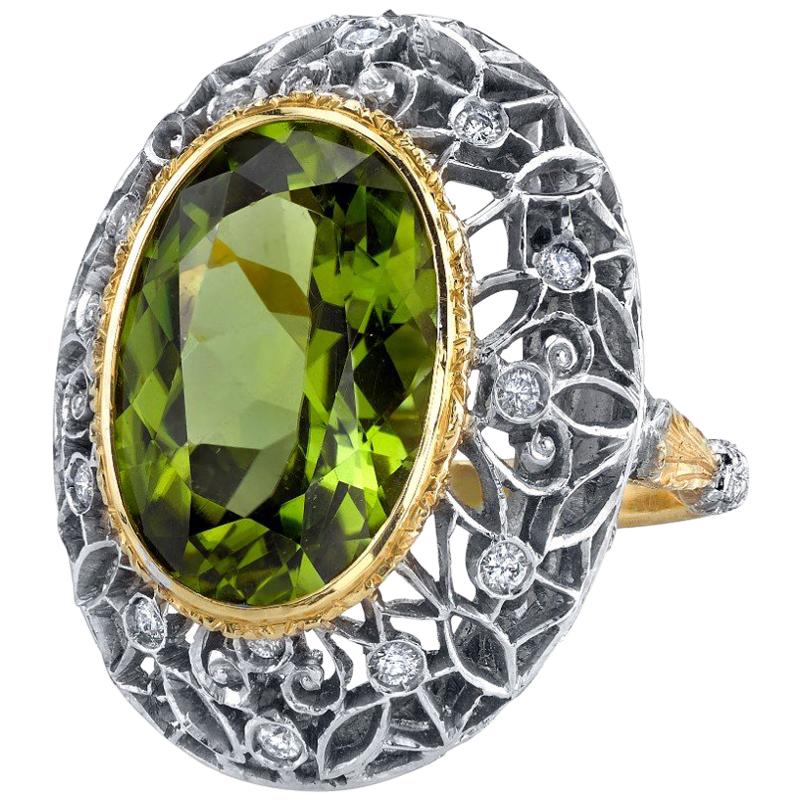 8.85 Carat Peridot and Diamond Florentine Cocktail Ring in 18k Gold For Sale