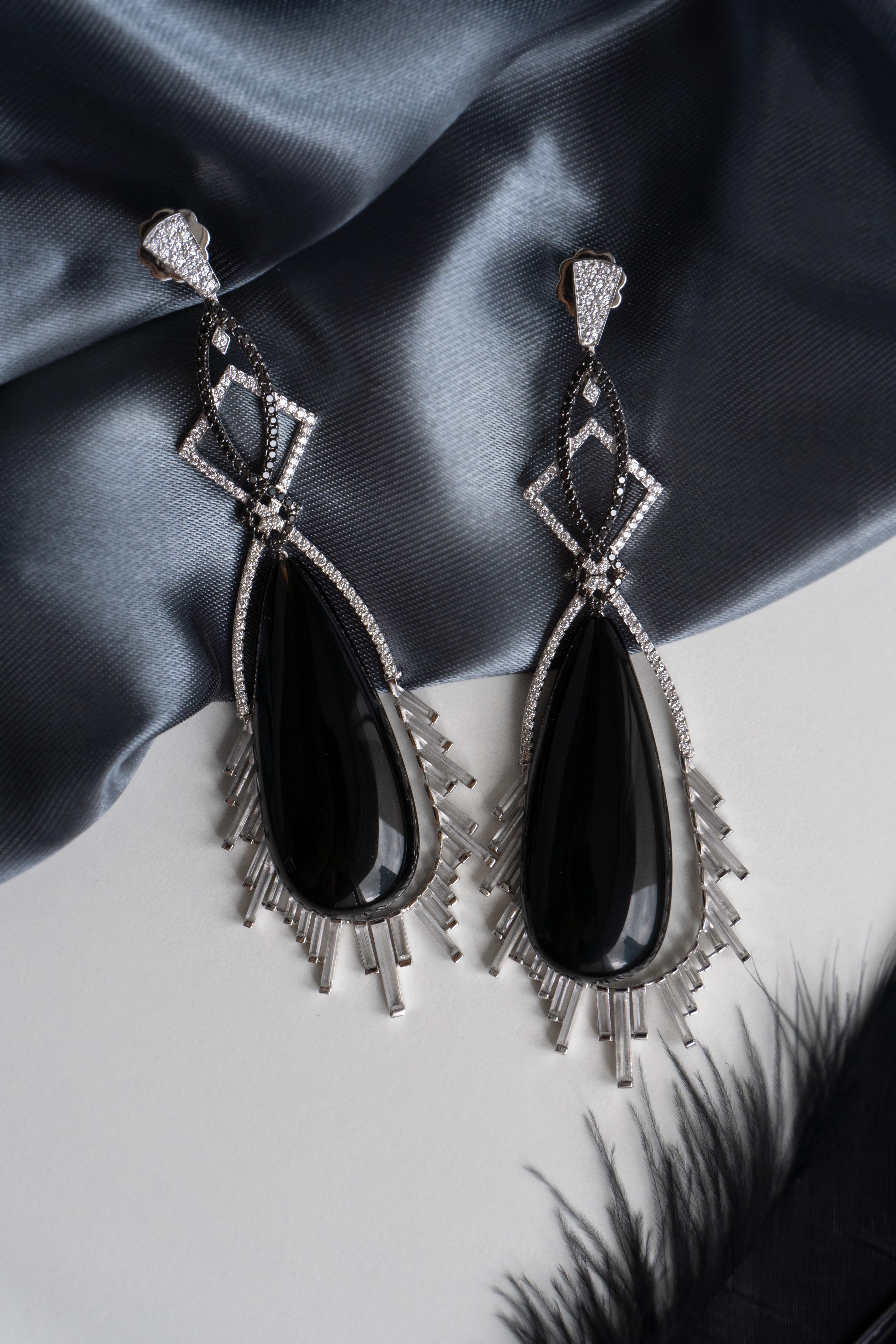 88.54 Carat Black Onyx Rock Crystal Diamond Dangle Earrings in 18 White Gold  In New Condition For Sale In Bangkok, TH