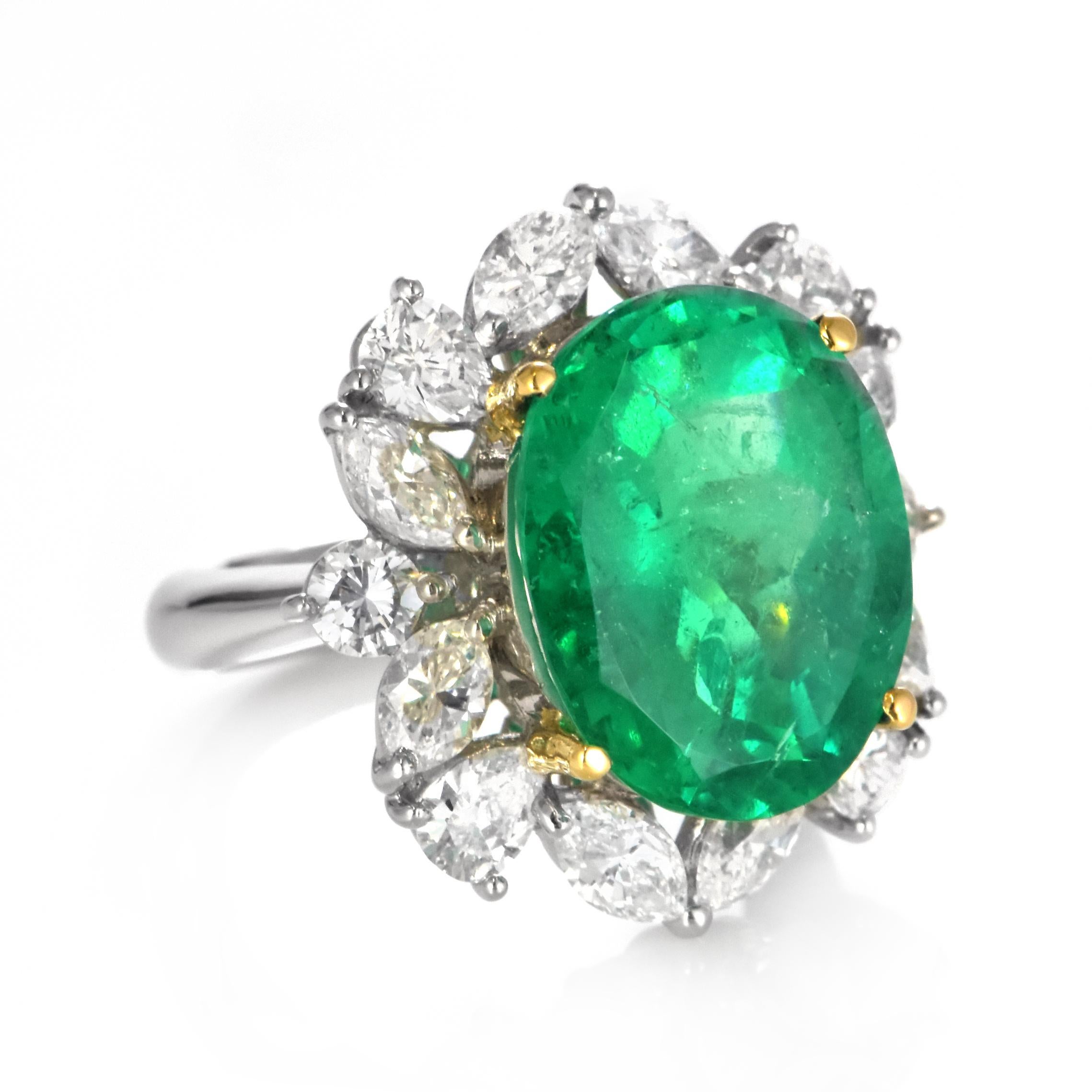 Anillo de Esmeralda Colombiana Natural y Diamantes de 8,86 quilates en Platino/Oro de 18 quilates en venta 4