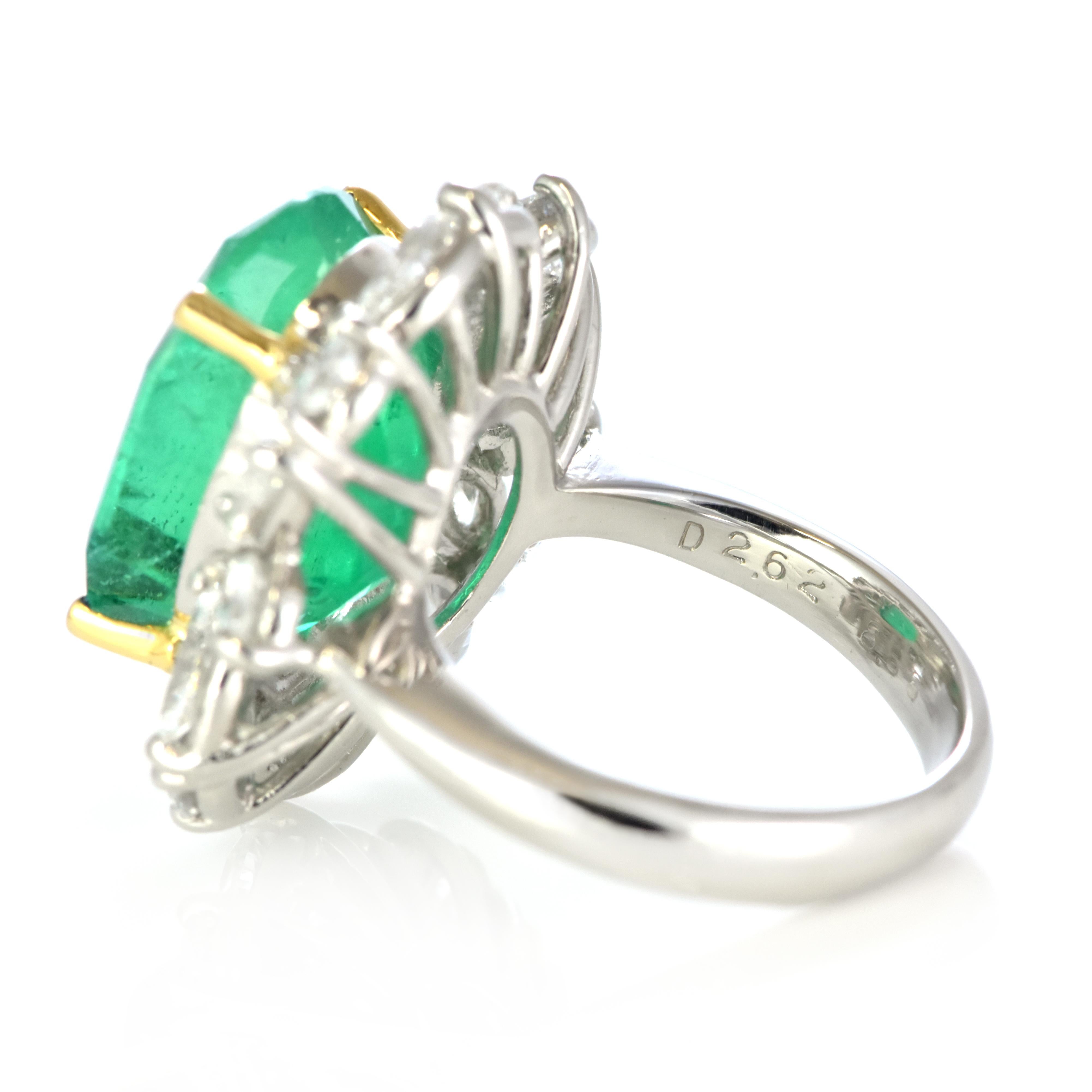 Anillo de Esmeralda Colombiana Natural y Diamantes de 8,86 quilates en Platino/Oro de 18 quilates en venta 6