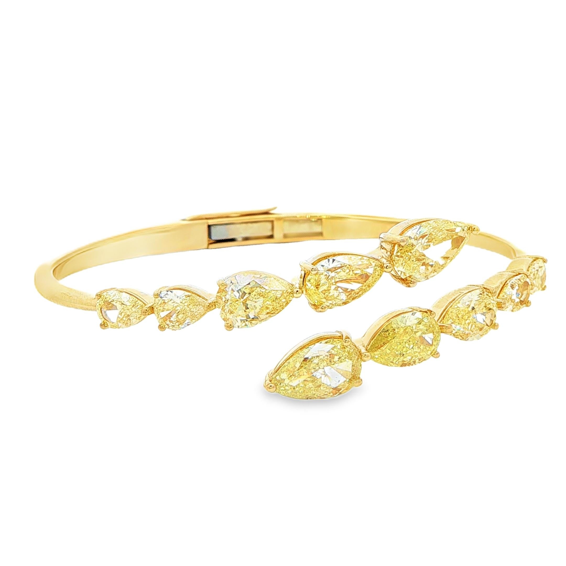 8.87ct Fancy Light Yellow Pear Shape Diamond Bangle in 14K Yellow Gold ...