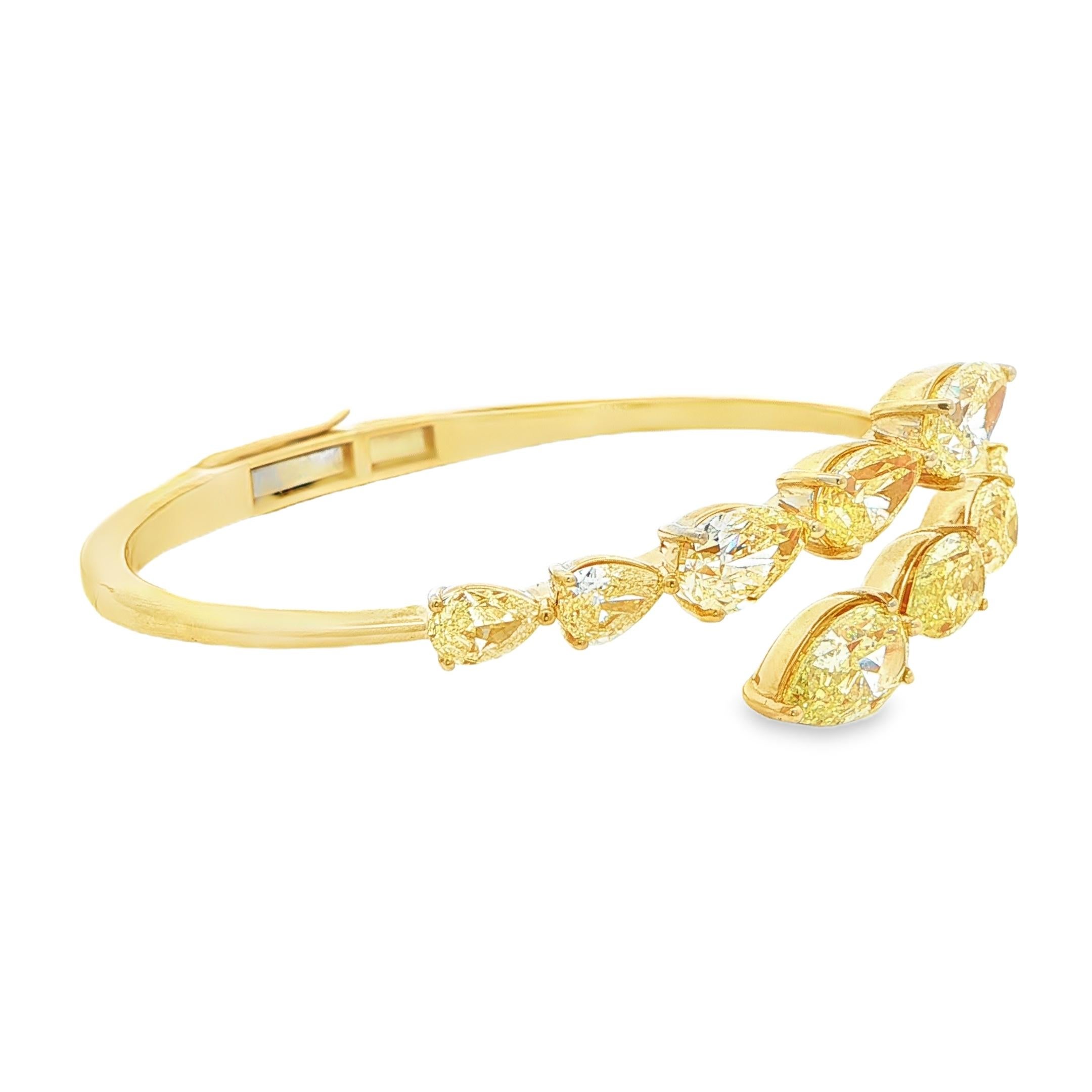 8.87ct Fancy Light Yellow Pear Shape Diamond Bangle in 14K Yellow Gold ...