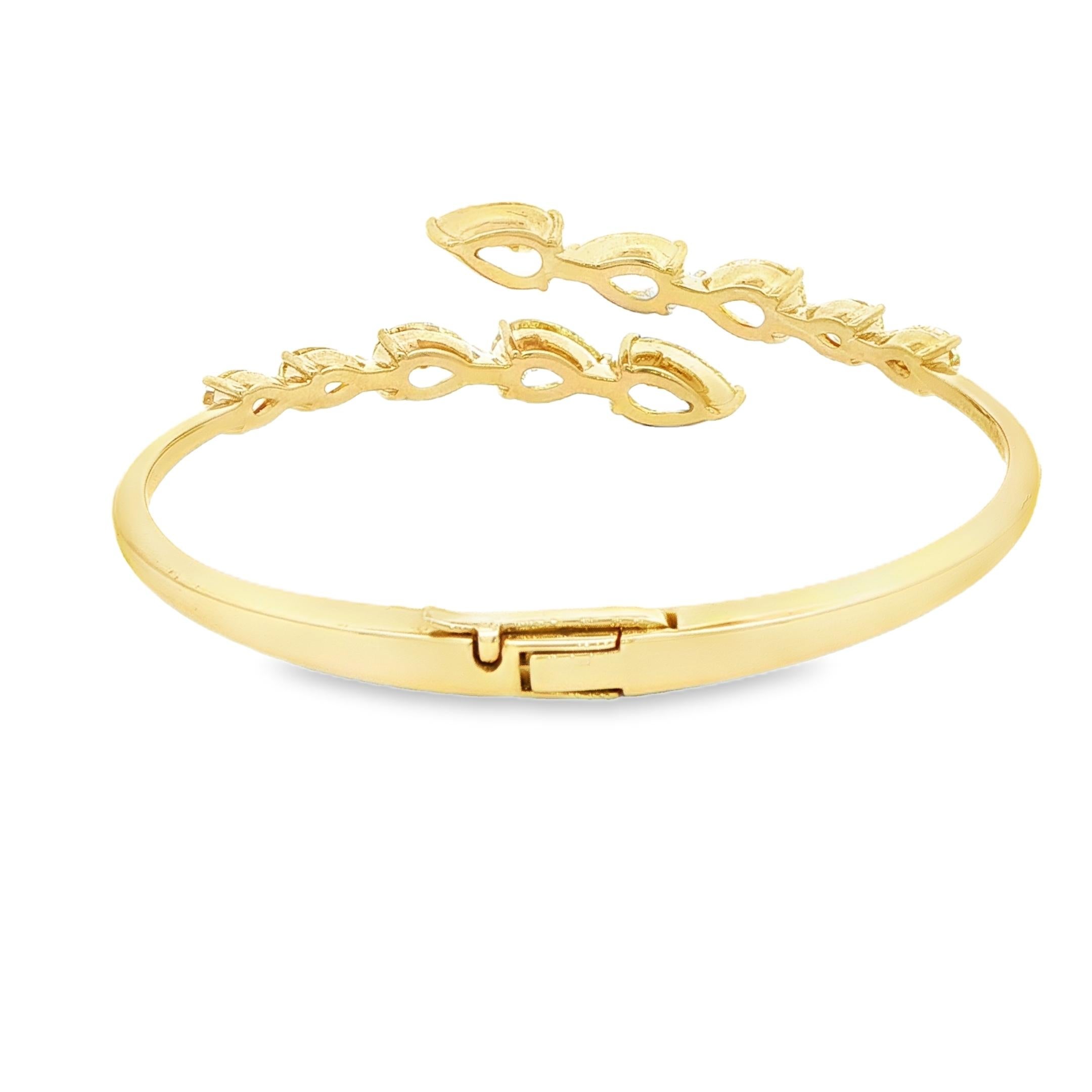 8.87ct Fancy Light Yellow Pear Shape Diamond Bangle in 14K Yellow Gold ...