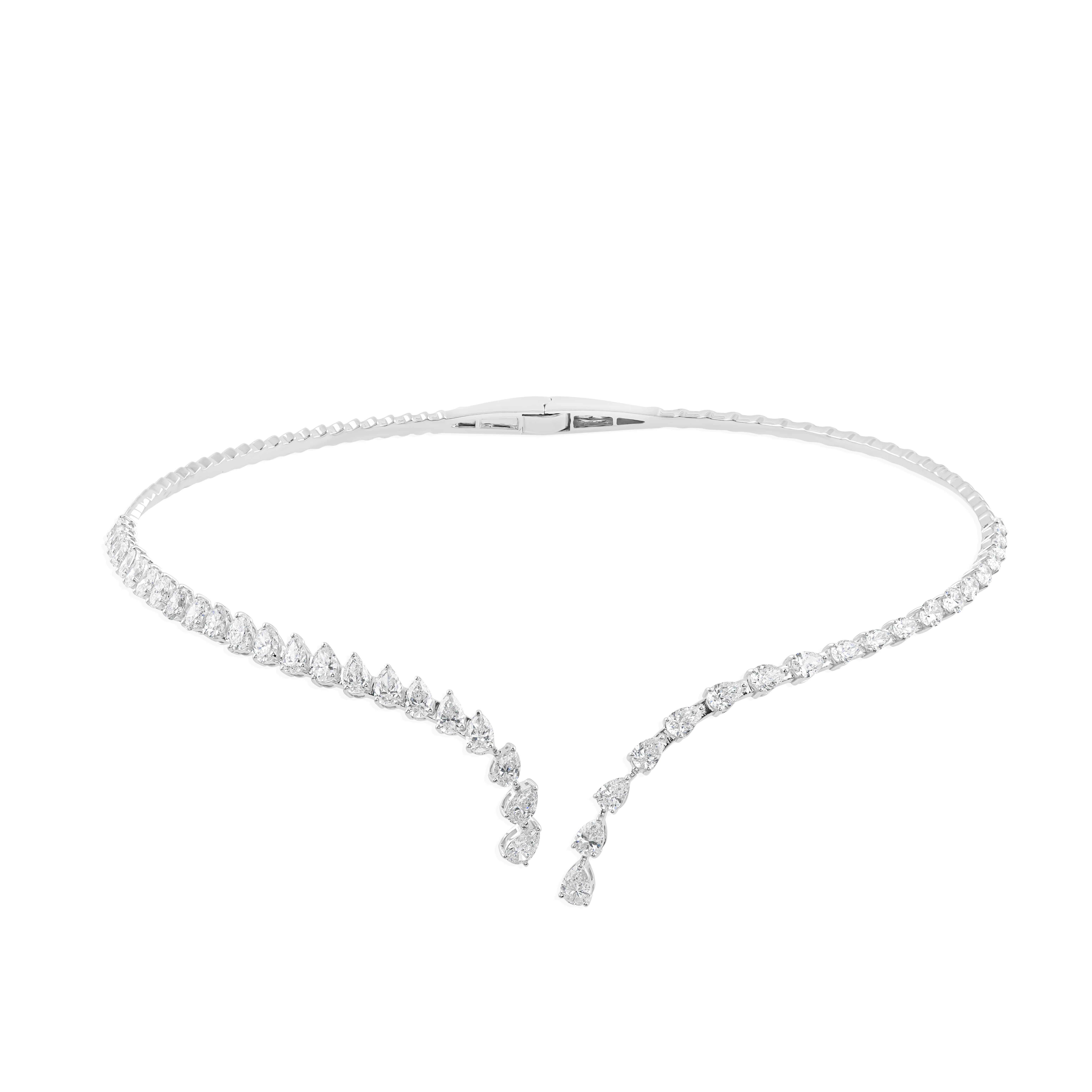 8.87CT SI/H Diamante aperto a goccia con forma di V Collana in oro bianco 18 carati in vendita 1