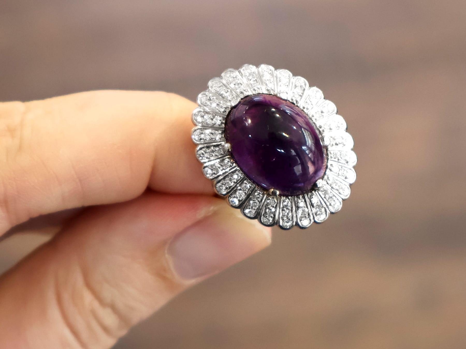 8,88 Karat Amethyst und 1,05 Karat Diamant 18k Weißgold Kleid Ring CIRCA 1935 (Cabochon) im Angebot