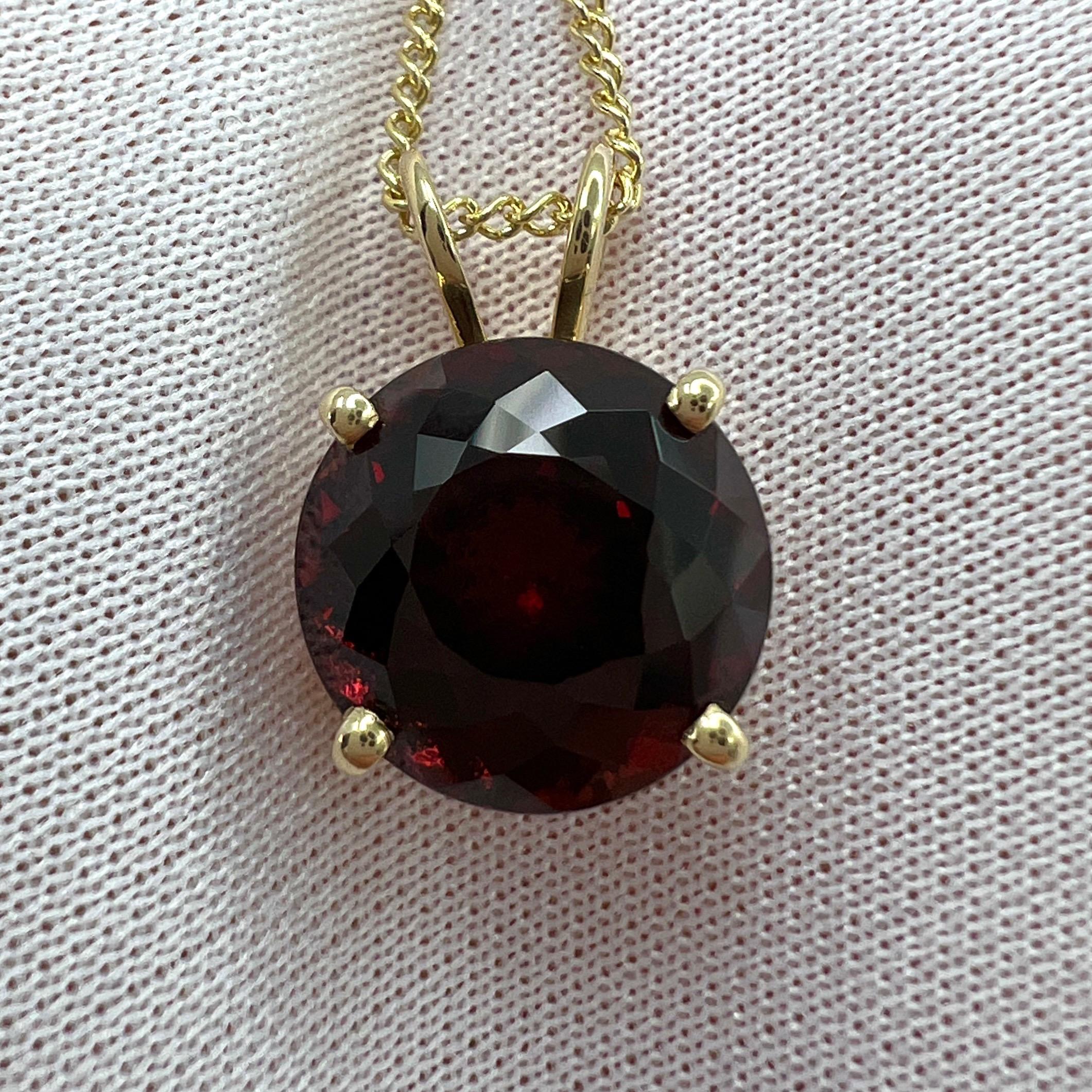 8.88 Carat Rhodolite Garnet Fancy Round Cut Red Yellow Gold Pendant Necklace In New Condition For Sale In Birmingham, GB