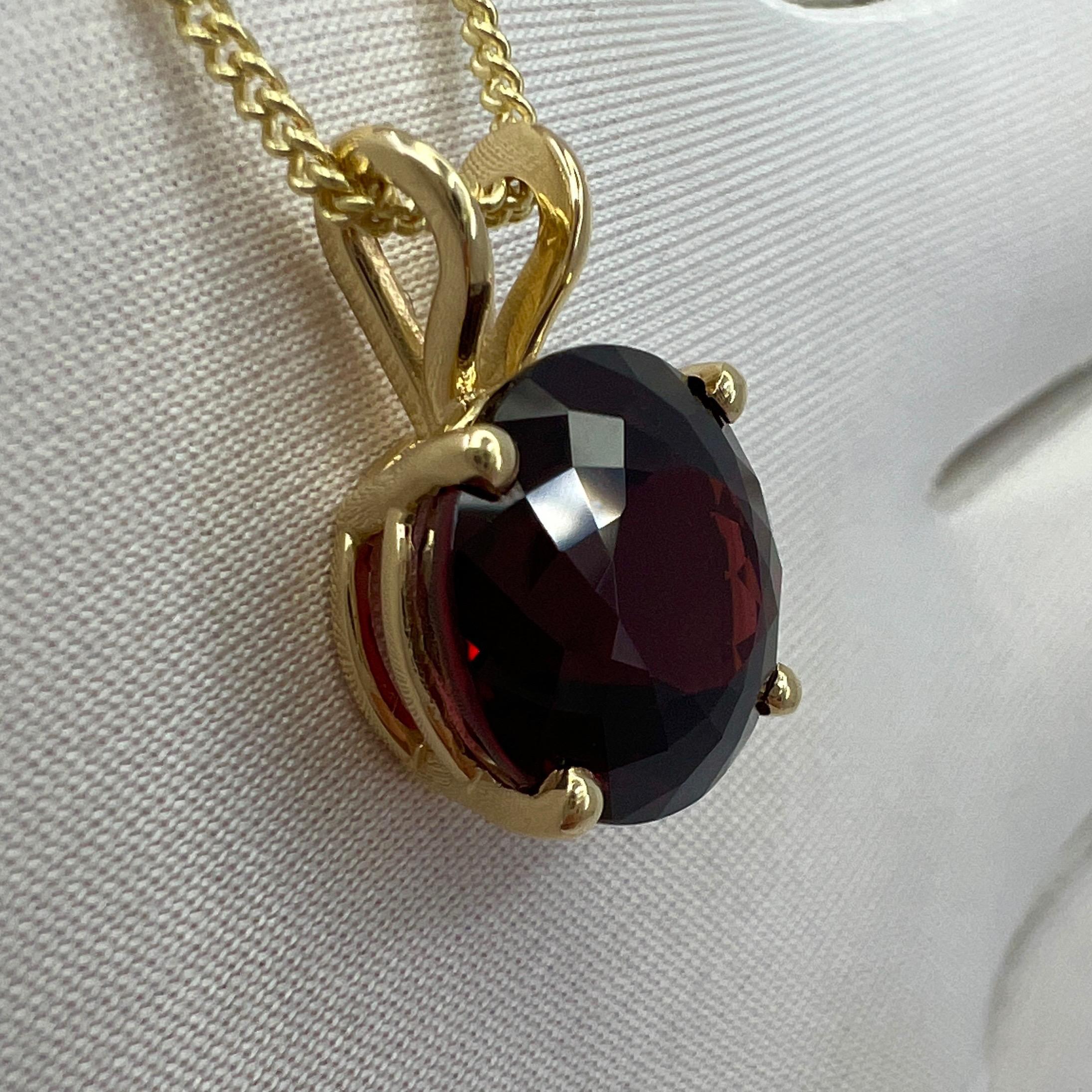 8.88 Carat Rhodolite Garnet Fancy Round Cut Red Yellow Gold Pendant Necklace For Sale 1