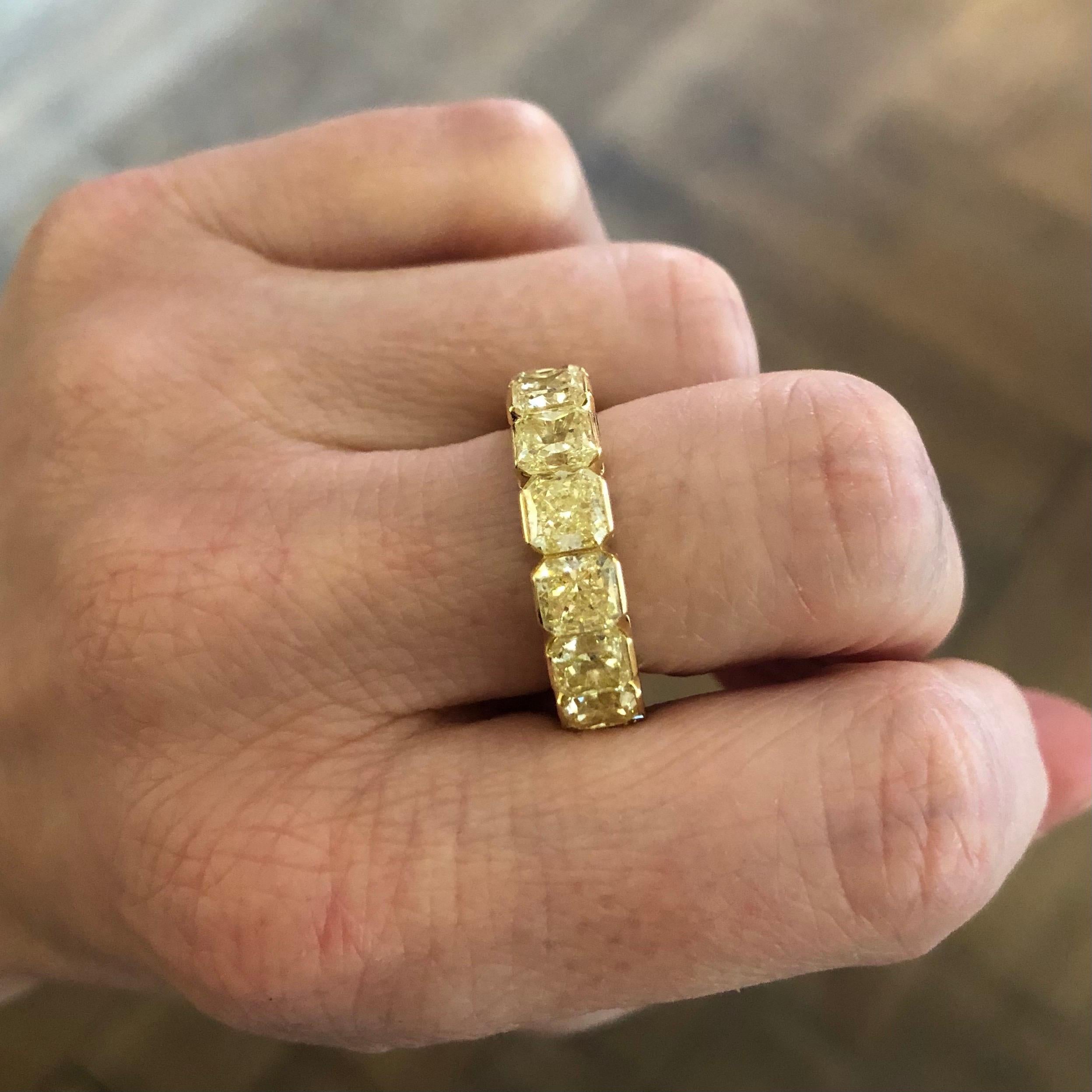 Women's 8.88 Carats Yellow Diamonds 18 Karat Yellow Gold Eternity Band Ring For Sale