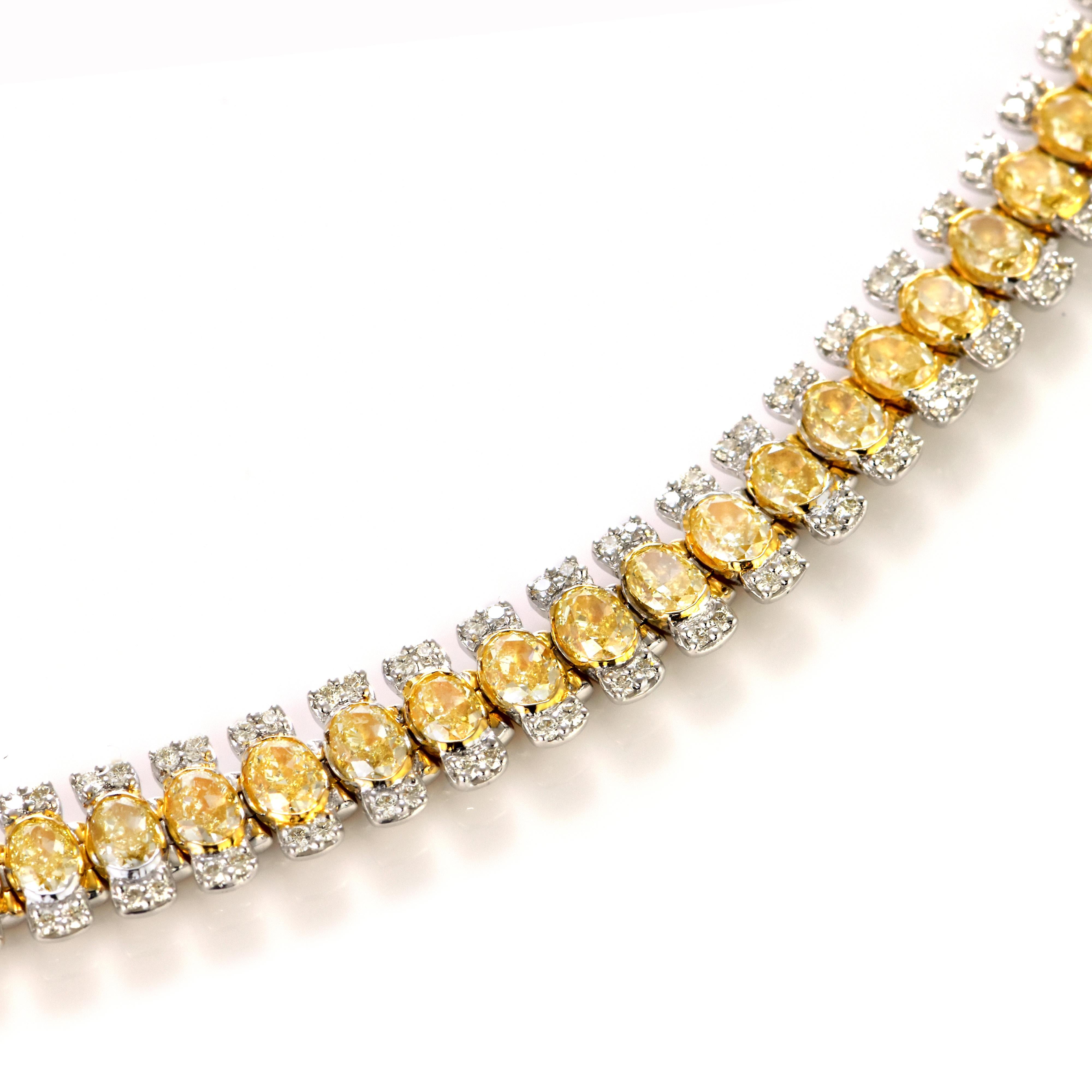 Moderno Bracciale di diamanti gialli Nature Fancy da 8,89 carati in oro 18 carati in vendita