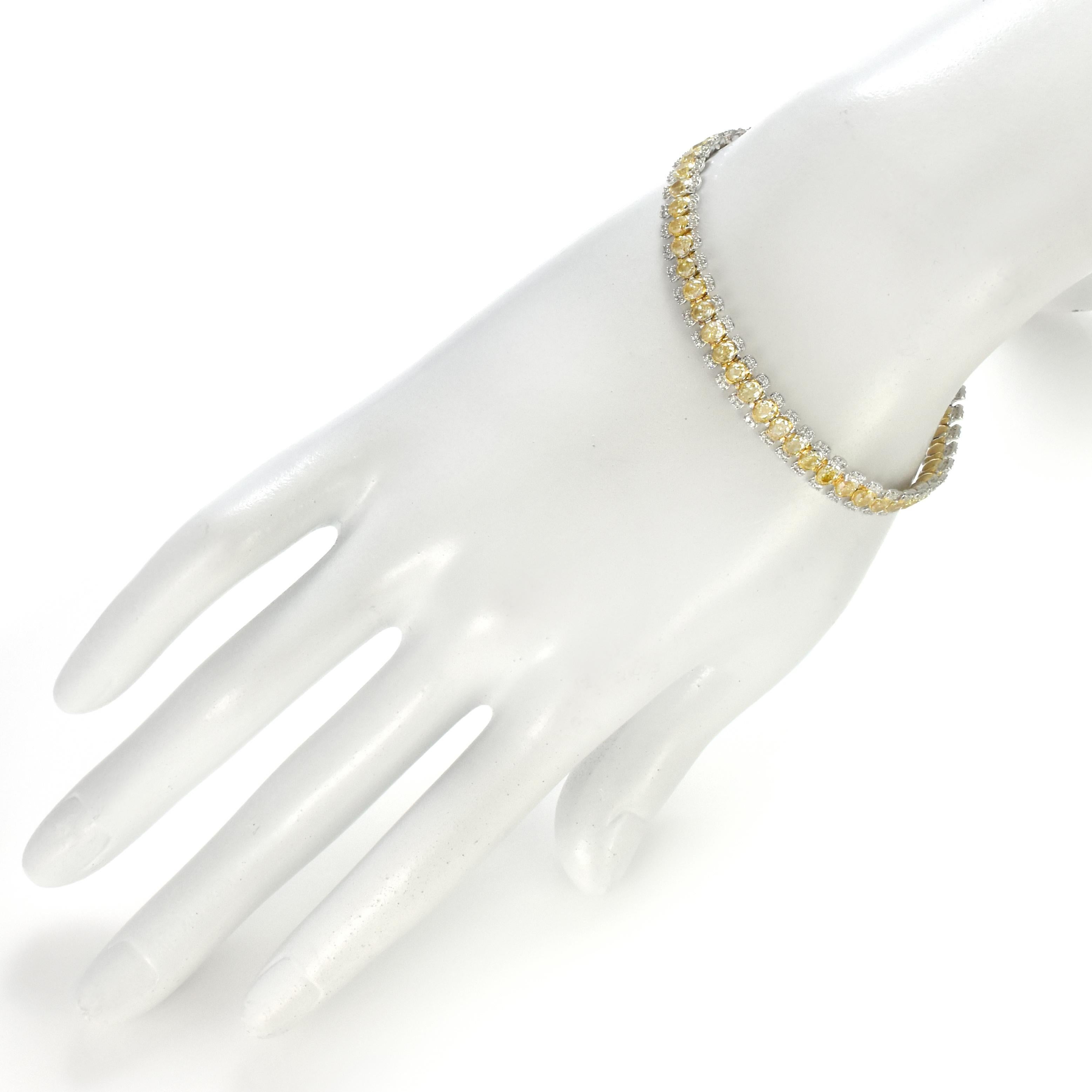 Bracciale di diamanti gialli Nature Fancy da 8,89 carati in oro 18 carati In condizioni Nuovo in vendita a Tokyo, JP