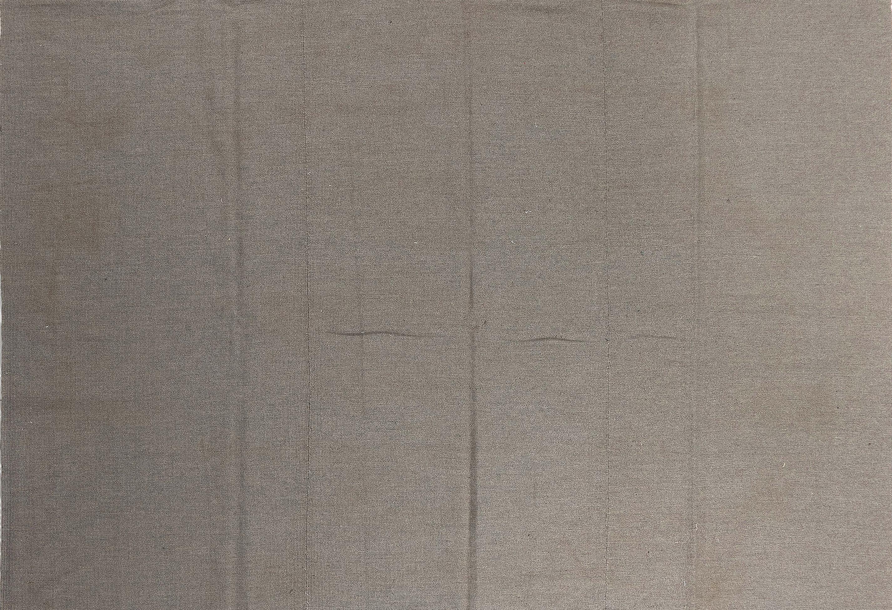 XXIe siècle et contemporain Kilim turc contemporain à double face de 8,8 x 11,5 m Moquette en laine grise unie.  en vente