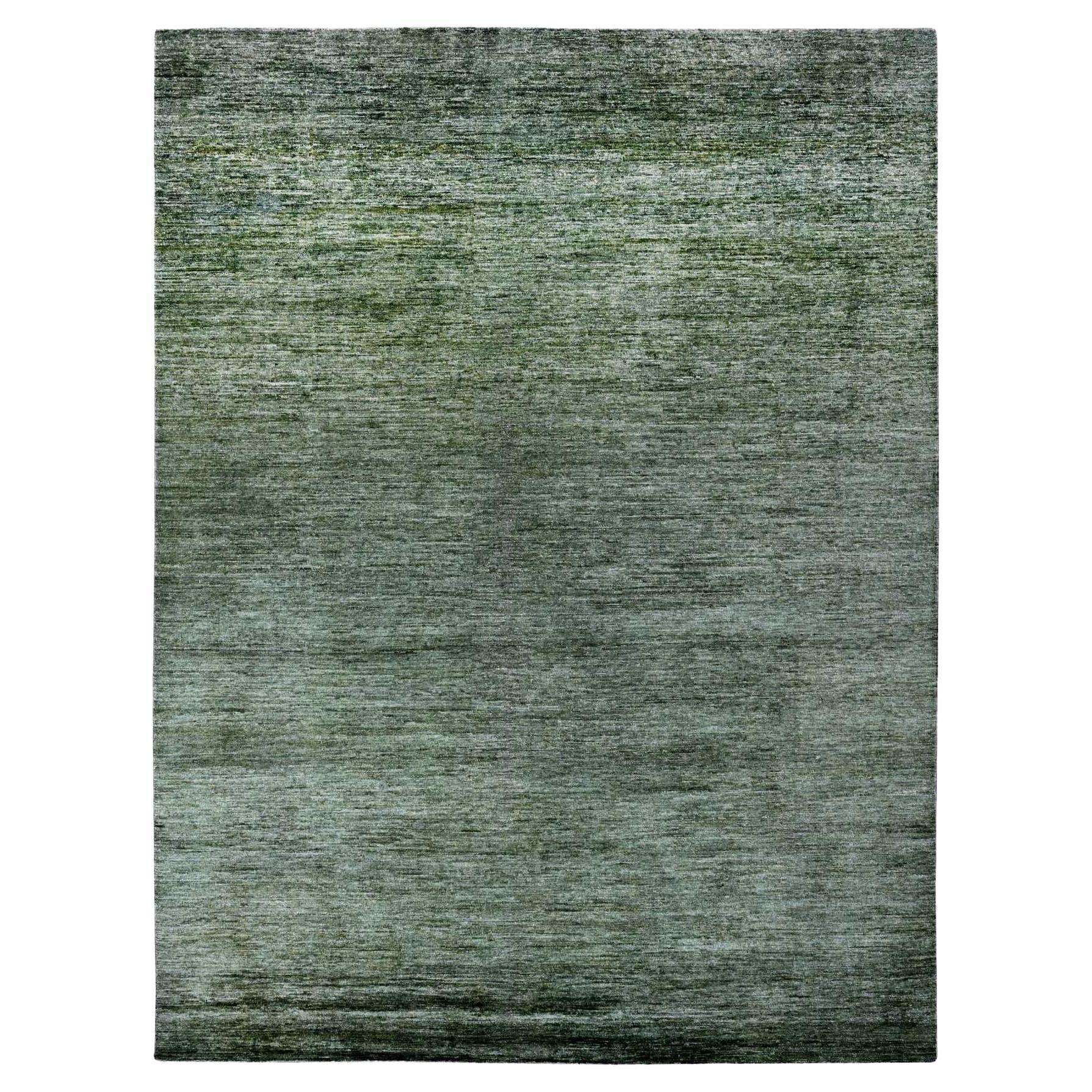 8'8 "x11'6" Grüner handgesponnener Ghazni Wollteppich mit einfarbigem Muster, handgeknüpft im Angebot