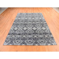 8'8" x 12'1" – Handgeknüpfter Orientteppich aus schwarzer reiner Seide mit Fossil-Motiv und strukturiertem Flor