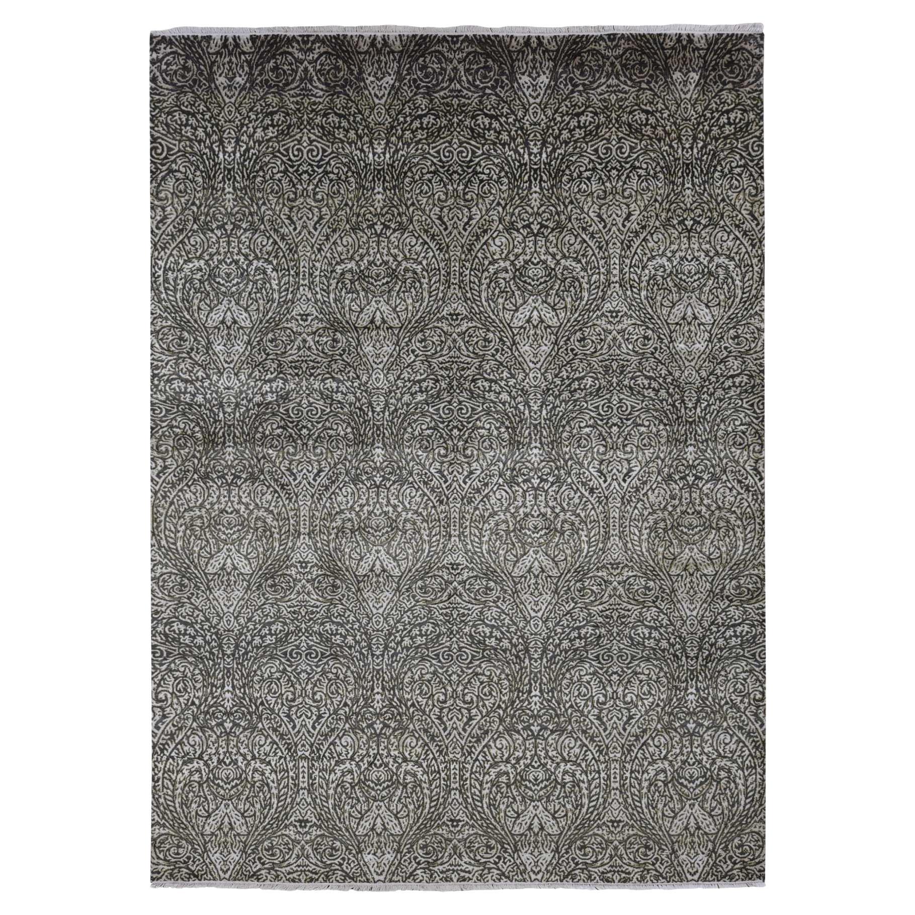 8
8 "x12
3" Jet Gray Annodato a mano con influenza Mughal in lana e vera seta in vendita
