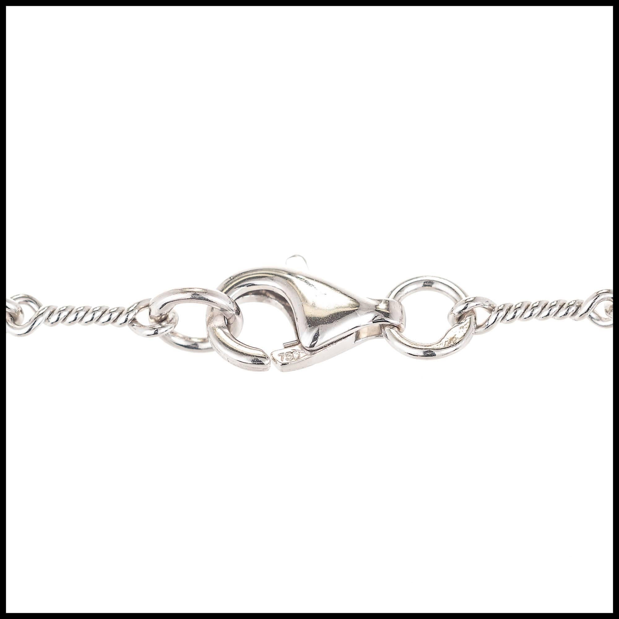 Collier à pendentif en or blanc avec diamants ronds de 0,89 carat Bon état - En vente à Stamford, CT