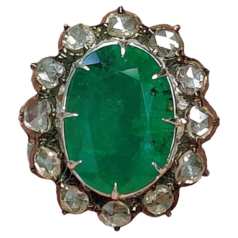  8.9 Karat sambischer Smaragd Art Deco Ring mit Diamanten im Rosenschliff aus 14 Karat Weißgold