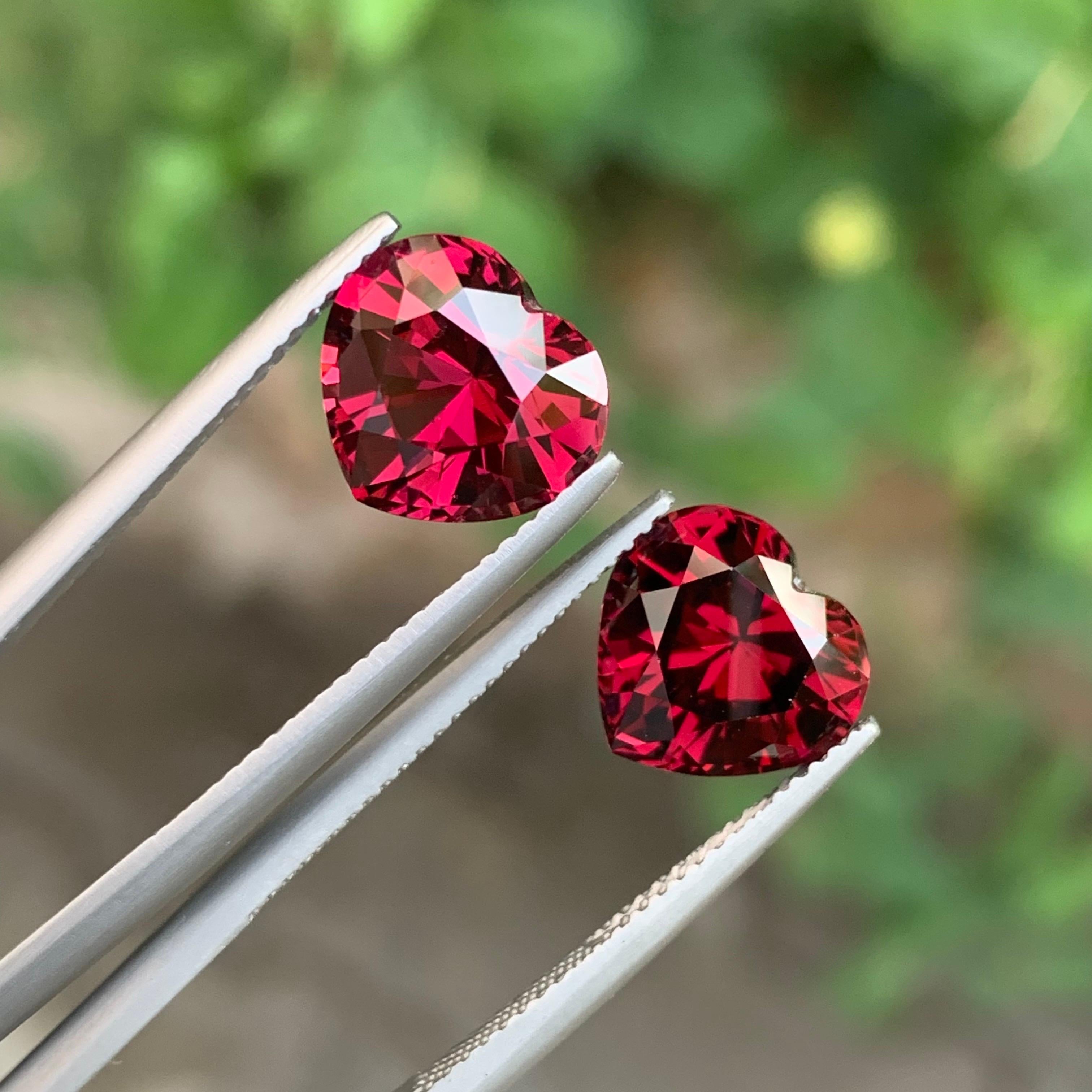 Arts and Crafts 8.90 Carat Natural Loose Rhodolite Garnet Pair Heart Shape Gemstone (grenat rhodolite en forme de coeur) en vente