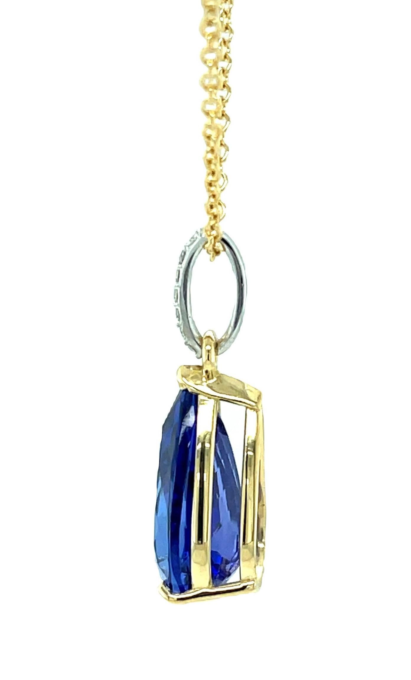 Women's or Men's 8.90 Carat Tanzanite & Diamond Pendant Necklace in White and Yellow Gold For Sale