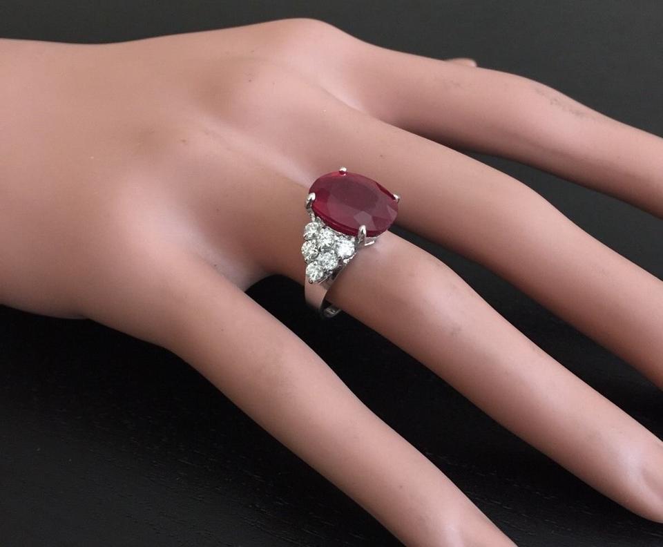 8,90 Karat beeindruckender Ring mit rotem Rubin und natürlichem Diamant aus 18 Karat Weißgold im Angebot 2