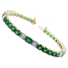8.90 Carats Total Emerald and and Diamond Tennis Bracelet in Gold and Platinum