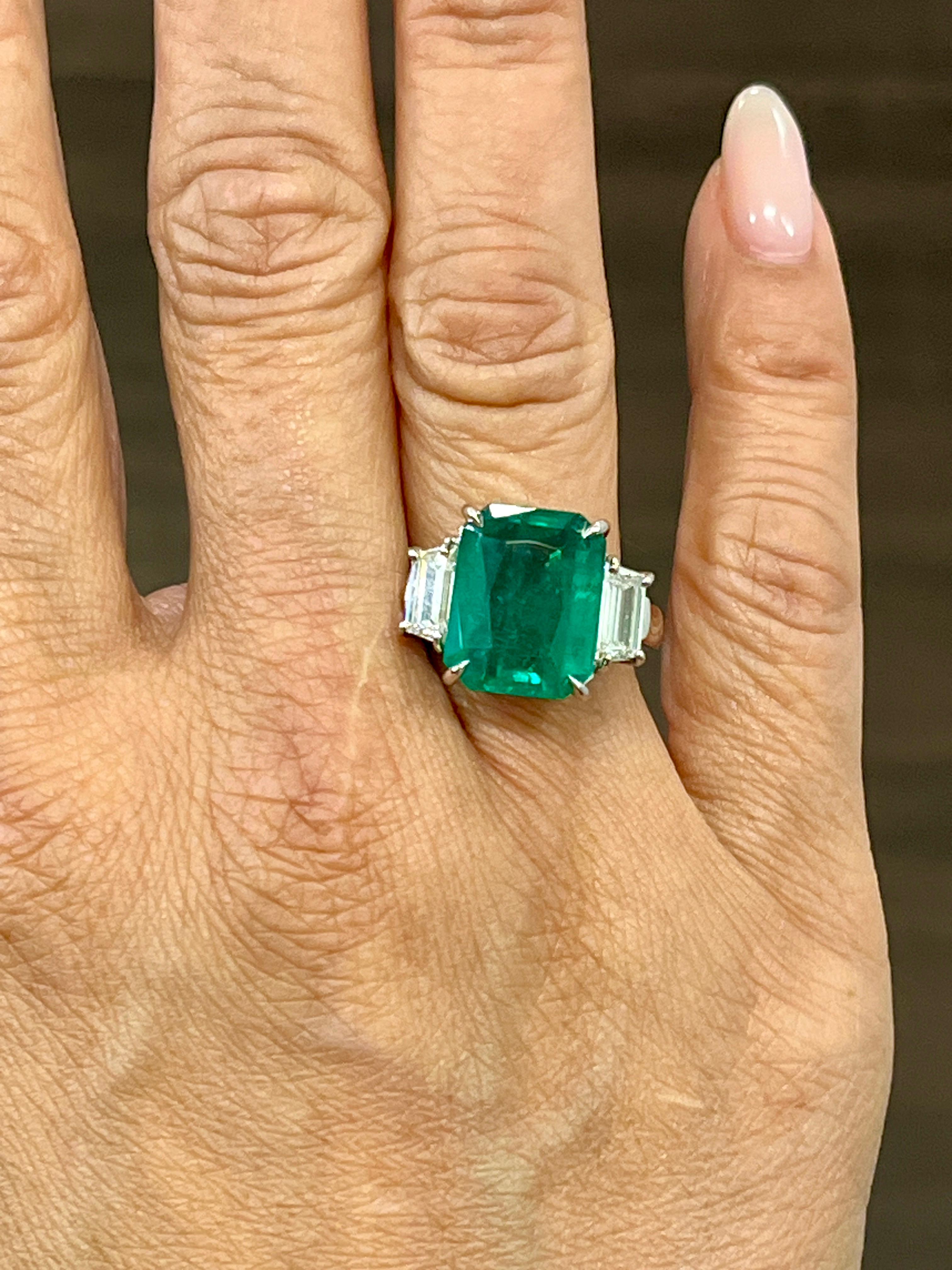 Modern 8.90 ct Natural Emerald & Diamond Ring