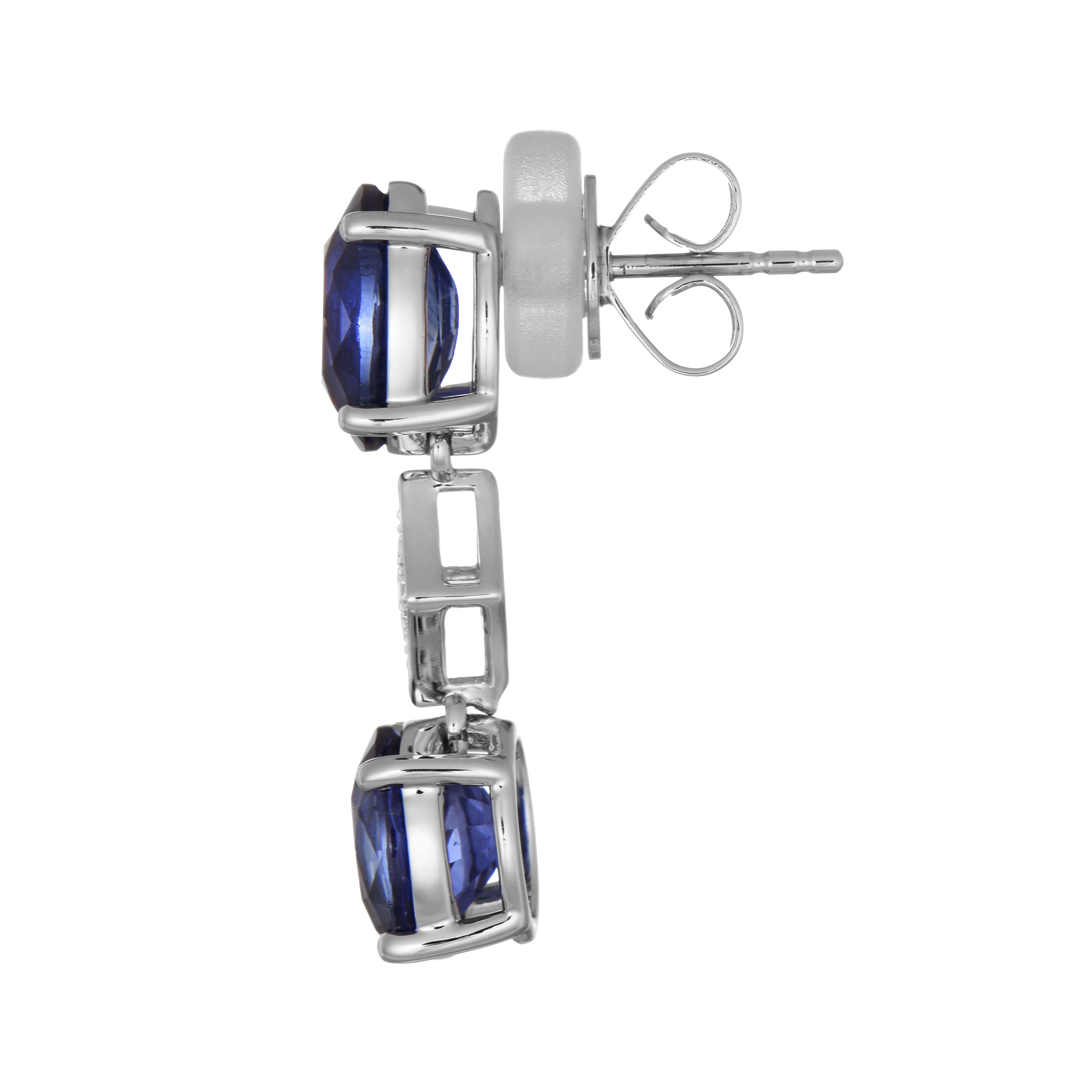 4 Sapphire Gemstones: 8.83 Carats
8 White Diamonds: 0.08 Carats
Metal: 18K White Gold, 5.00 Grams
