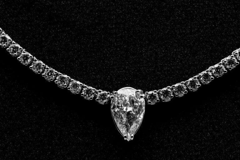 8.91 Carat VS G White Gold Tennis Necklace with Central Diamond Carat 1
