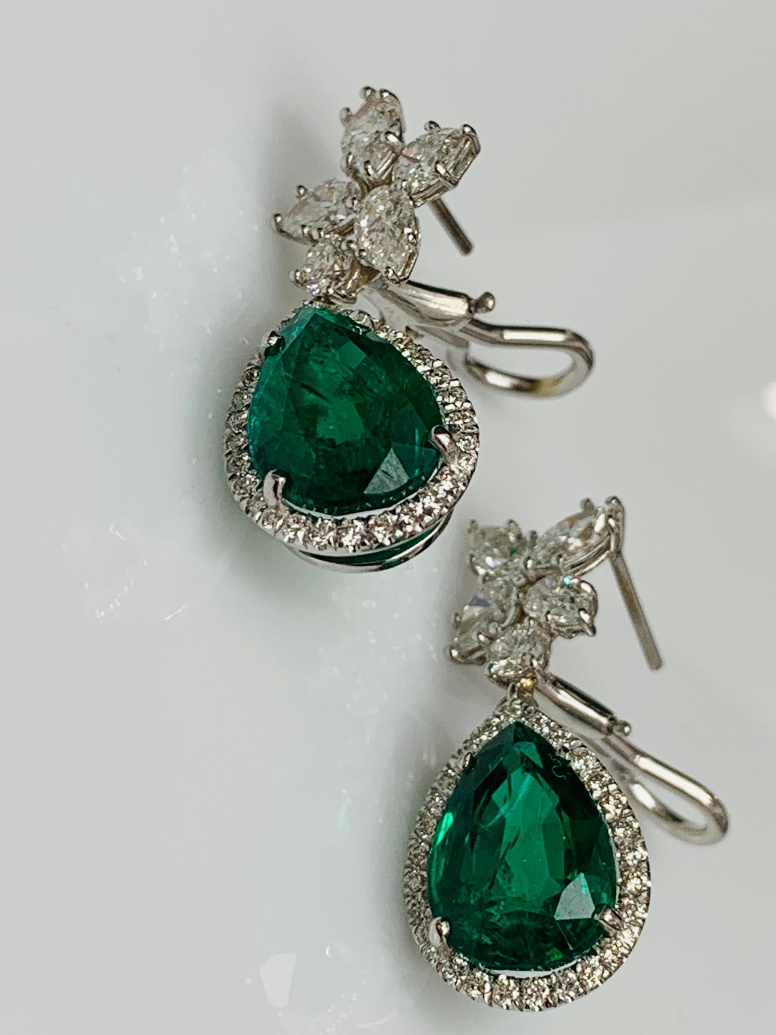 8.92 Carat of Pear Shape Emerald and Diamond Drop Earrings in 18K White Gold In New Condition For Sale In NEW YORK, NY
